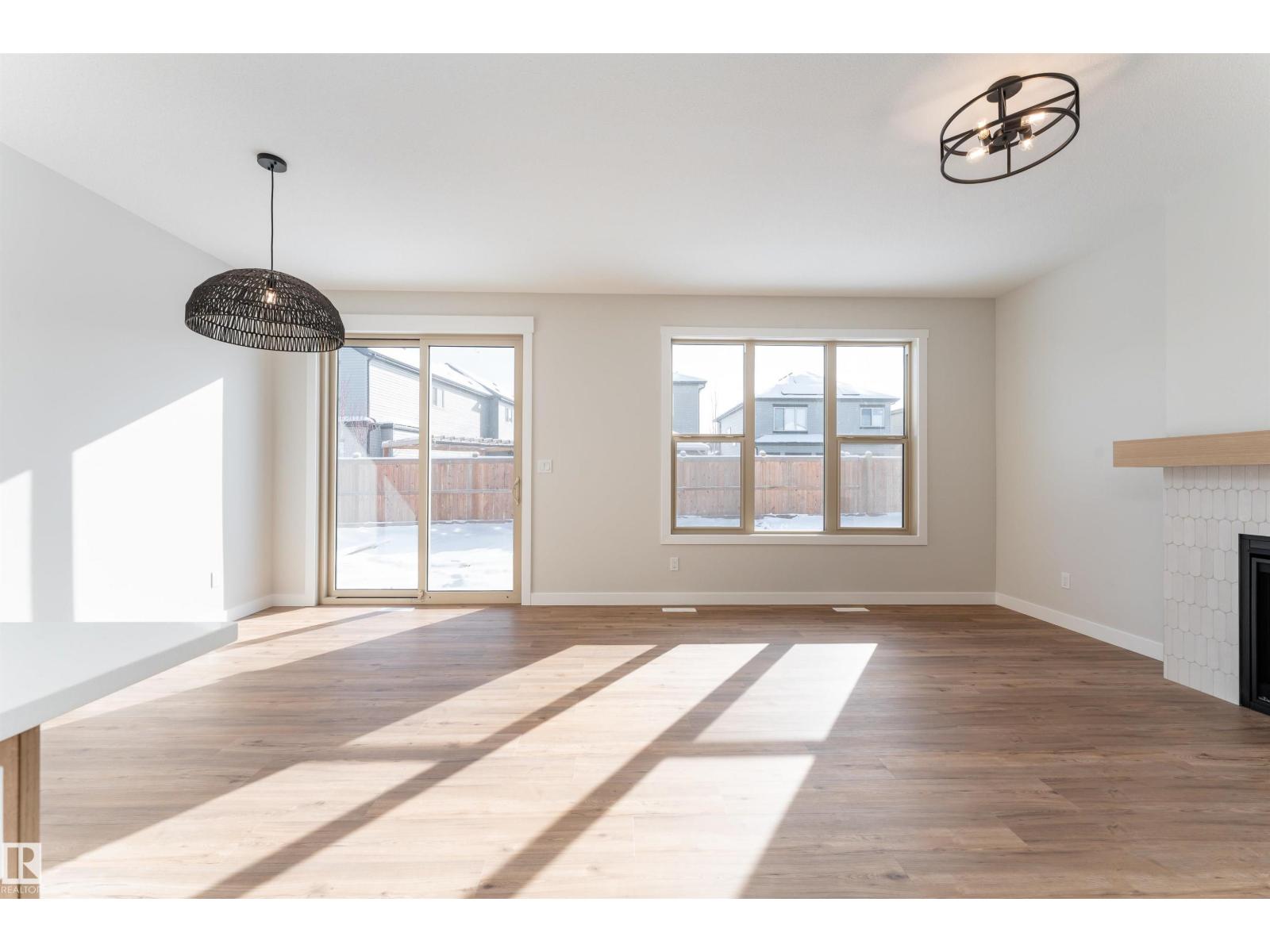 10 Gable Cm Property Photo 3