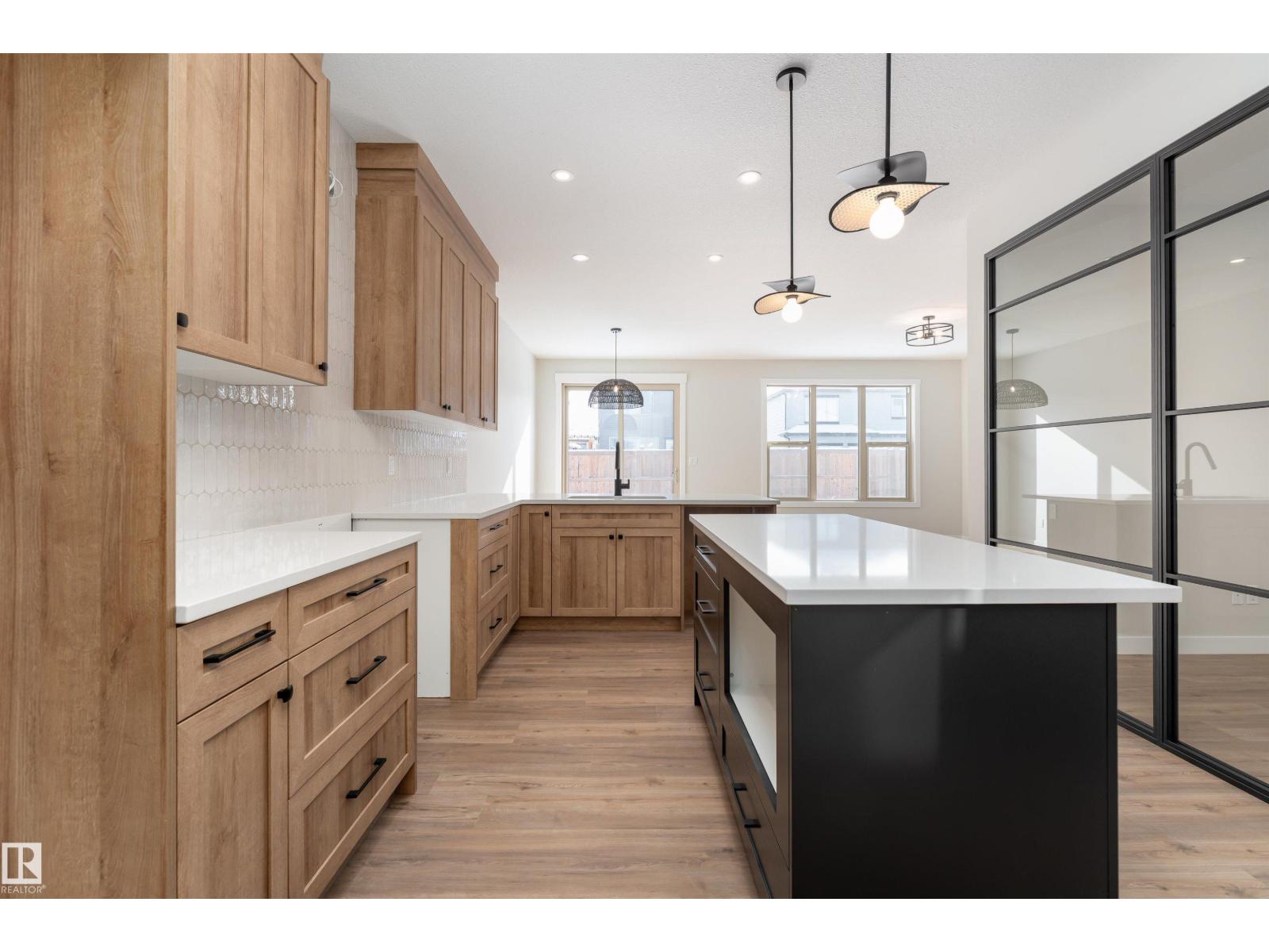 10 Gable Cm Property Photo 6