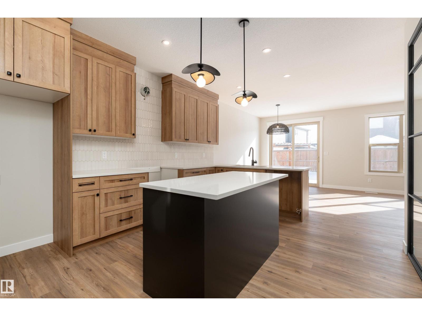 10 Gable Cm Property Photo 7