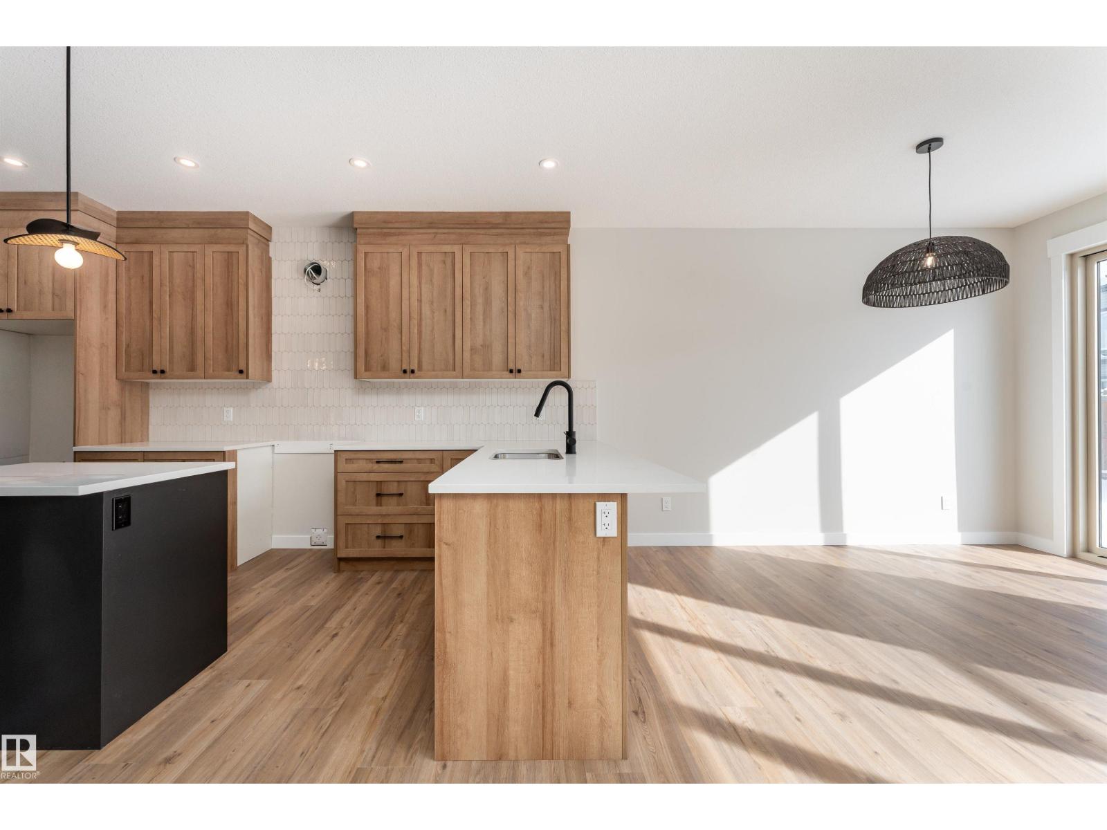 10 Gable Cm Property Photo 10
