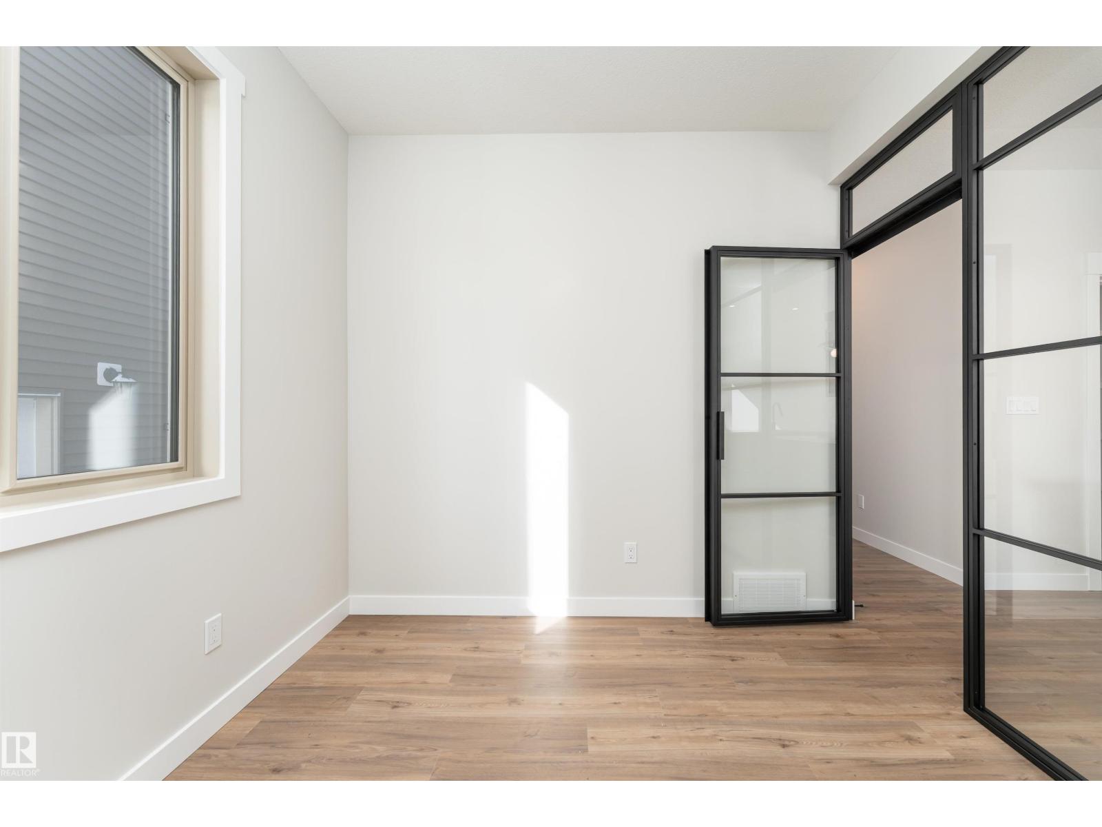 10 Gable Cm Property Photo 14