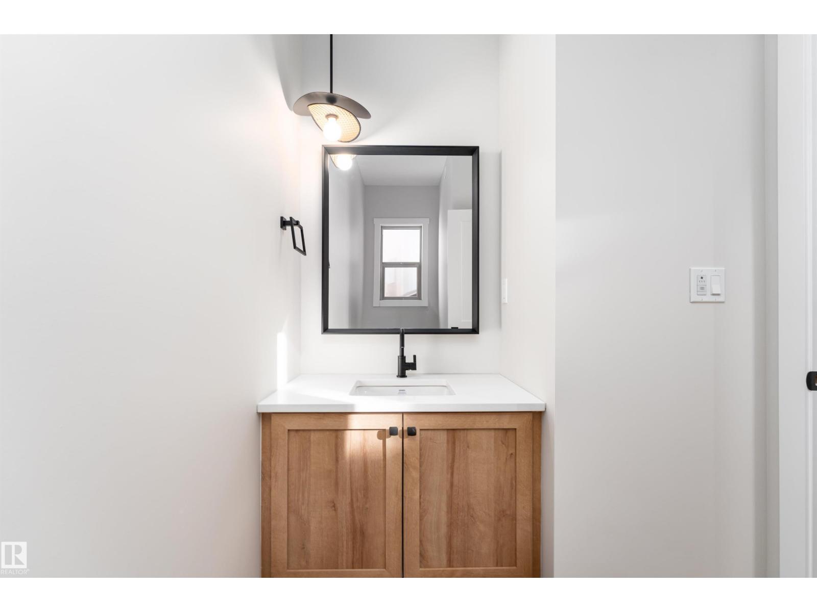 10 Gable Cm Property Photo 26