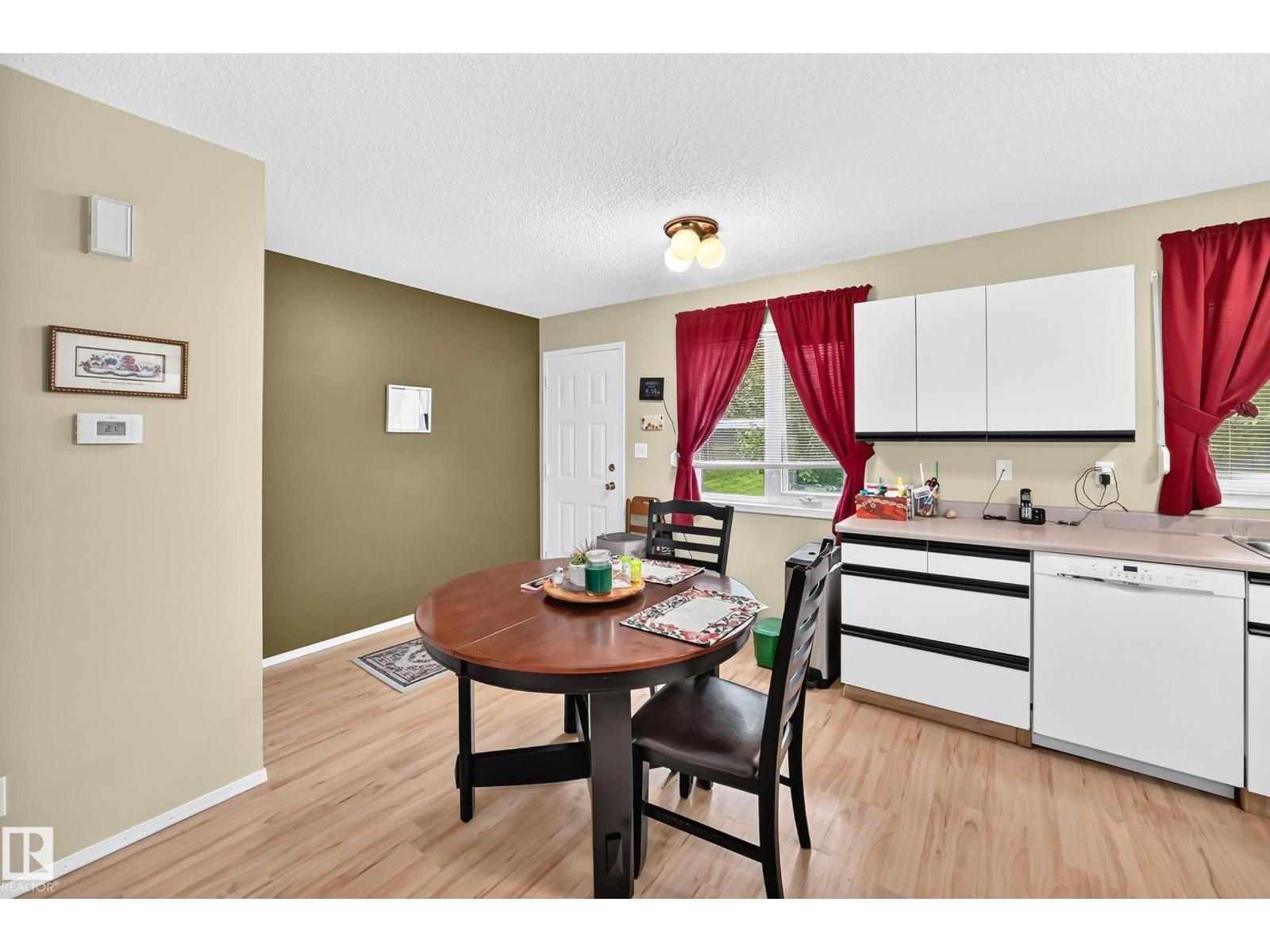 4319 27 St Nw Property Photo 6