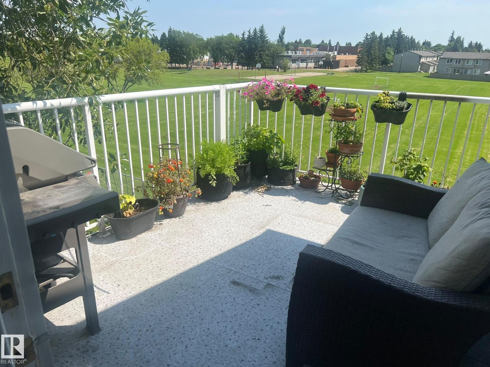 #310 60 Alpine Pl Property Photo 4