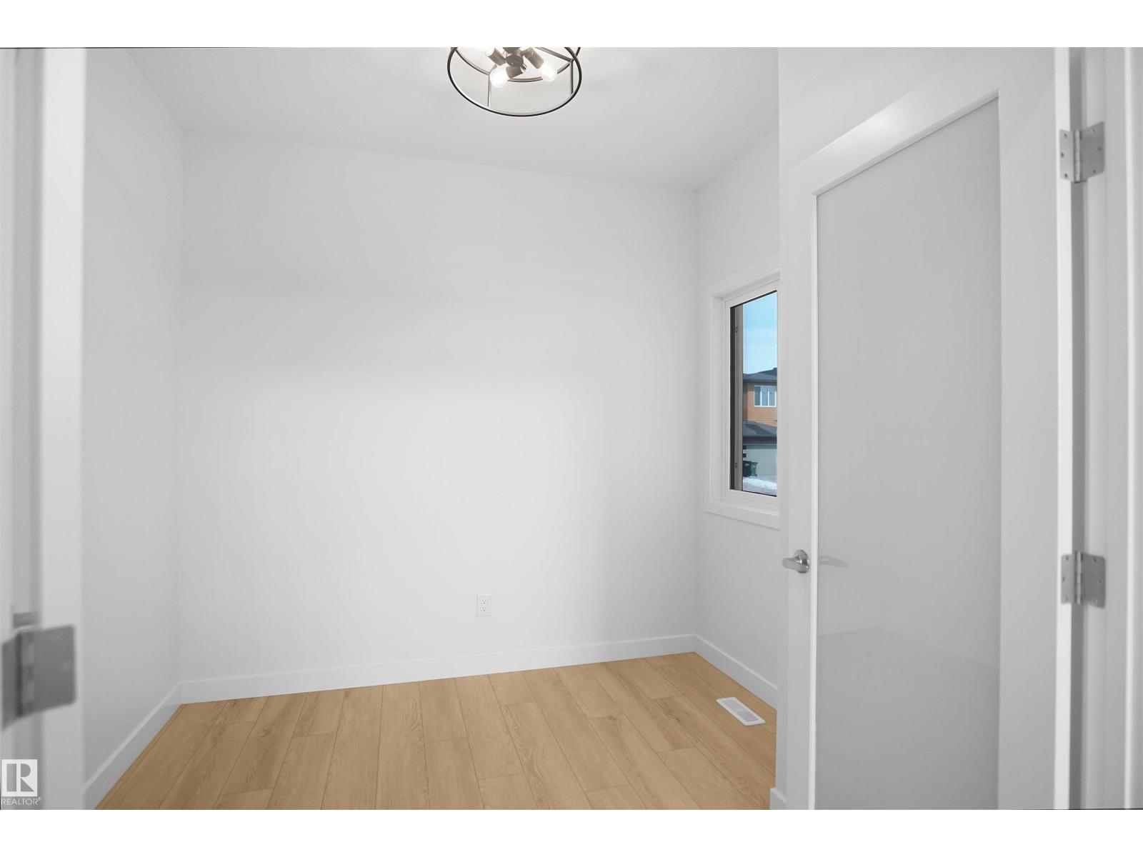 623 Ashgrove Ci Property Photo 3
