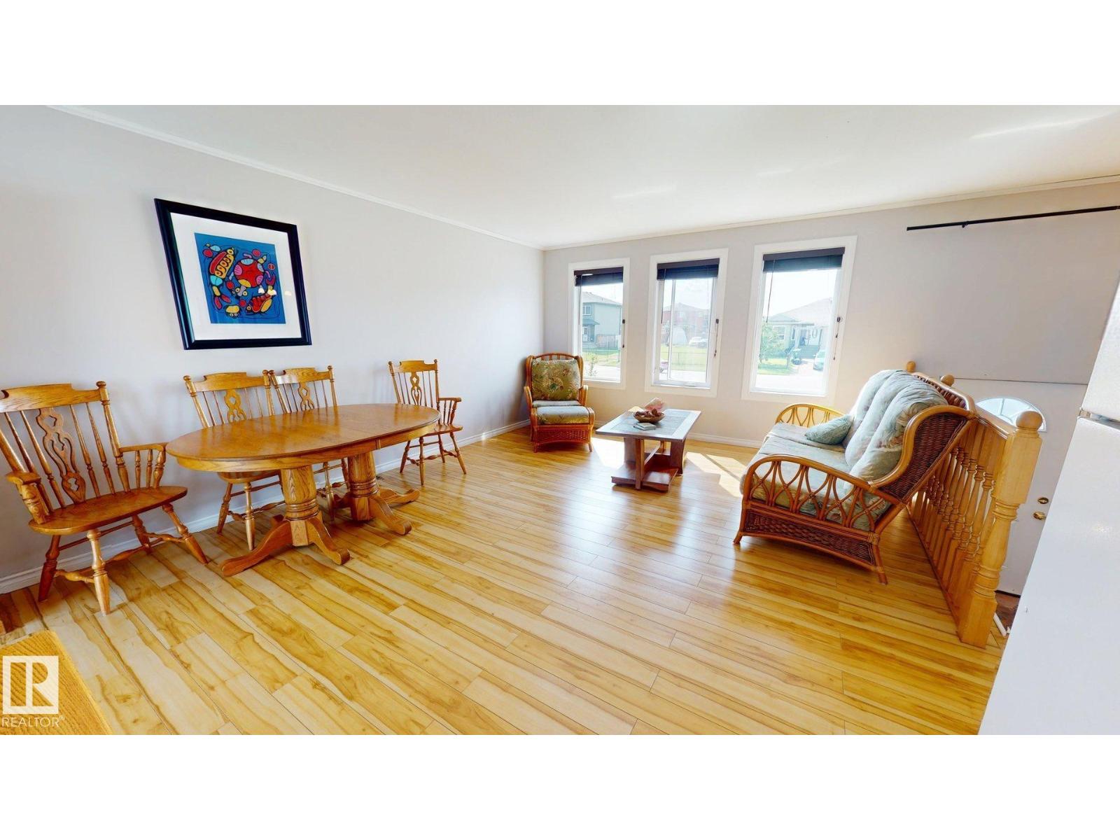 4825 55 St Property Photo 2