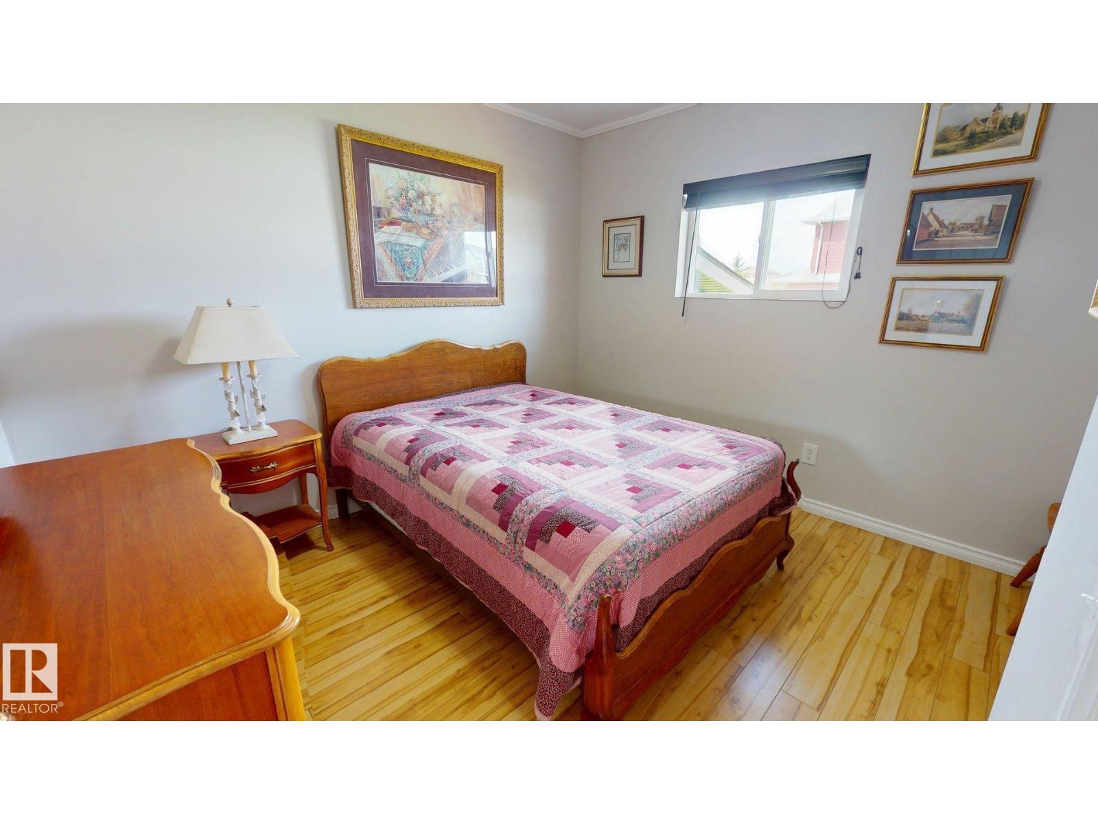 4825 55 St Property Photo 7