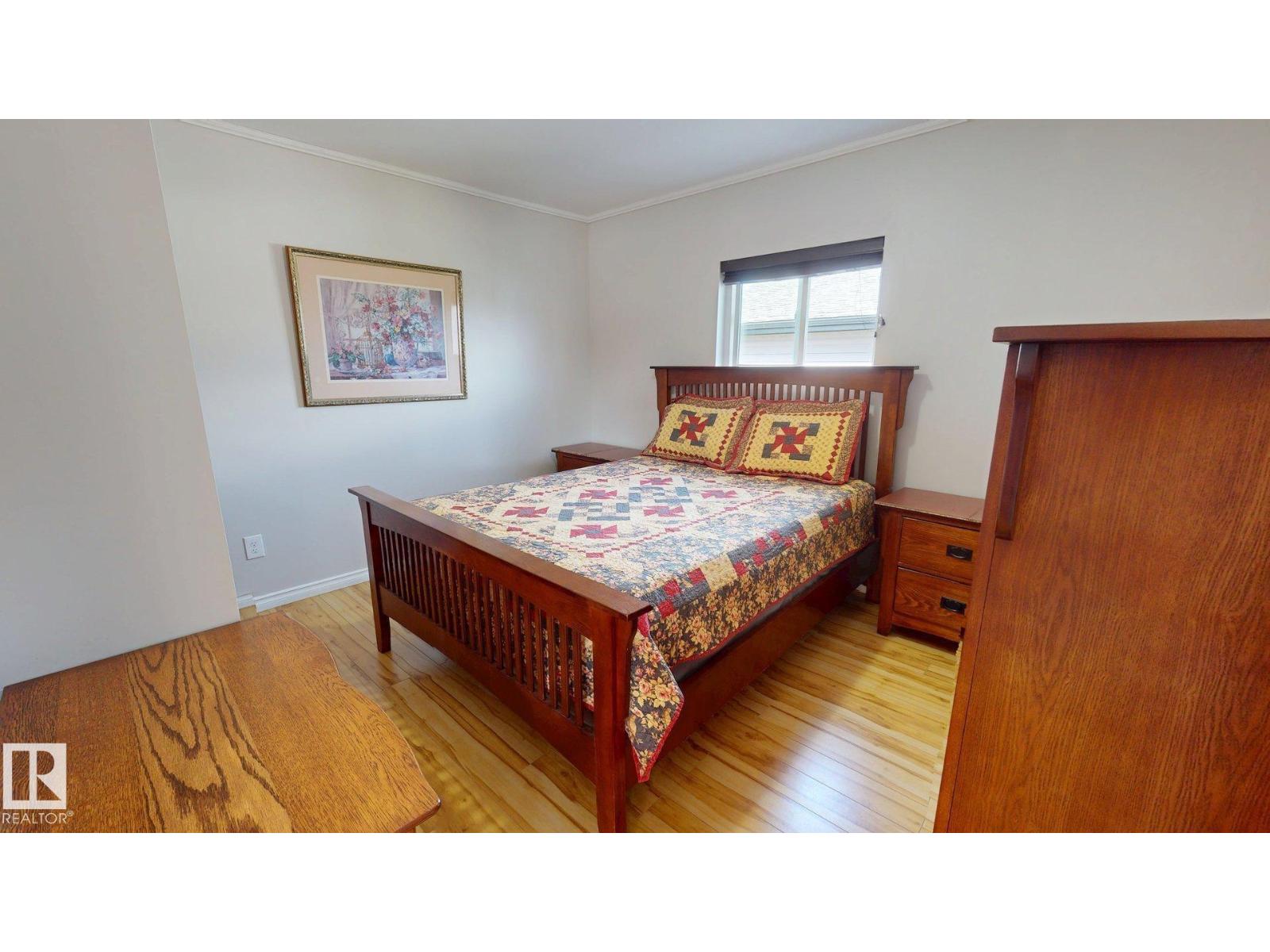 4825 55 St Property Photo 8