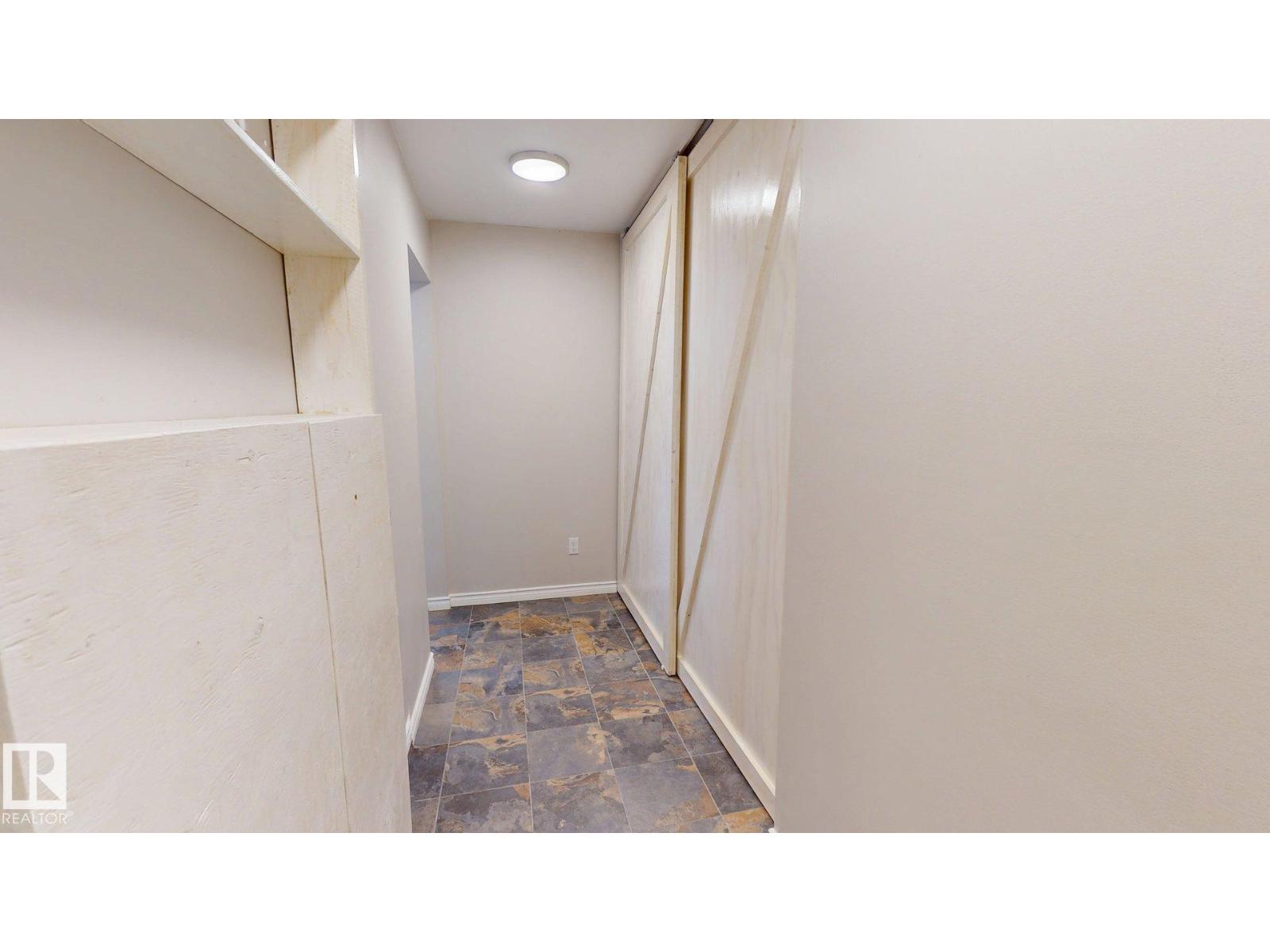 4825 55 St Property Photo 10