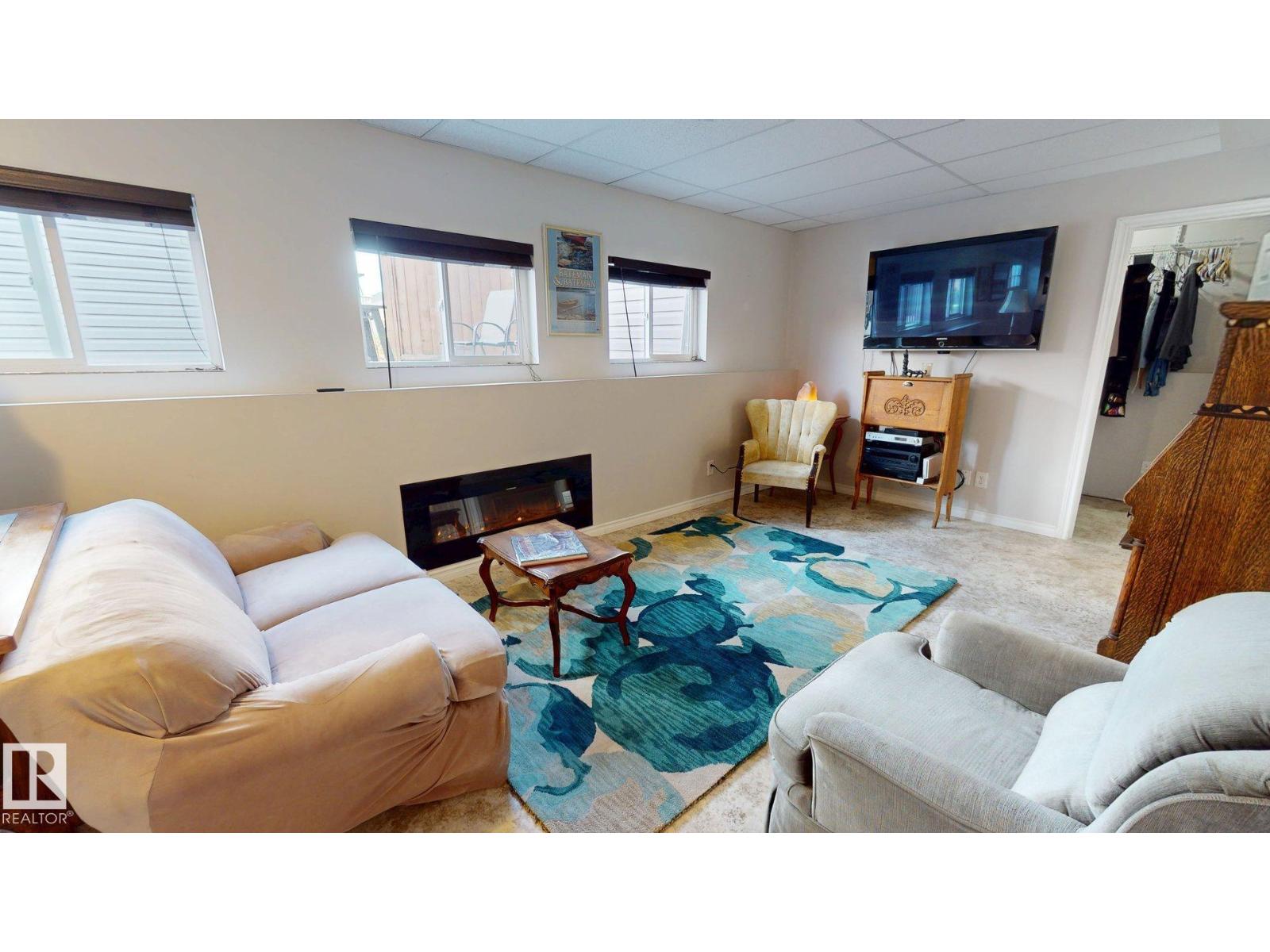 4825 55 St Property Photo 11
