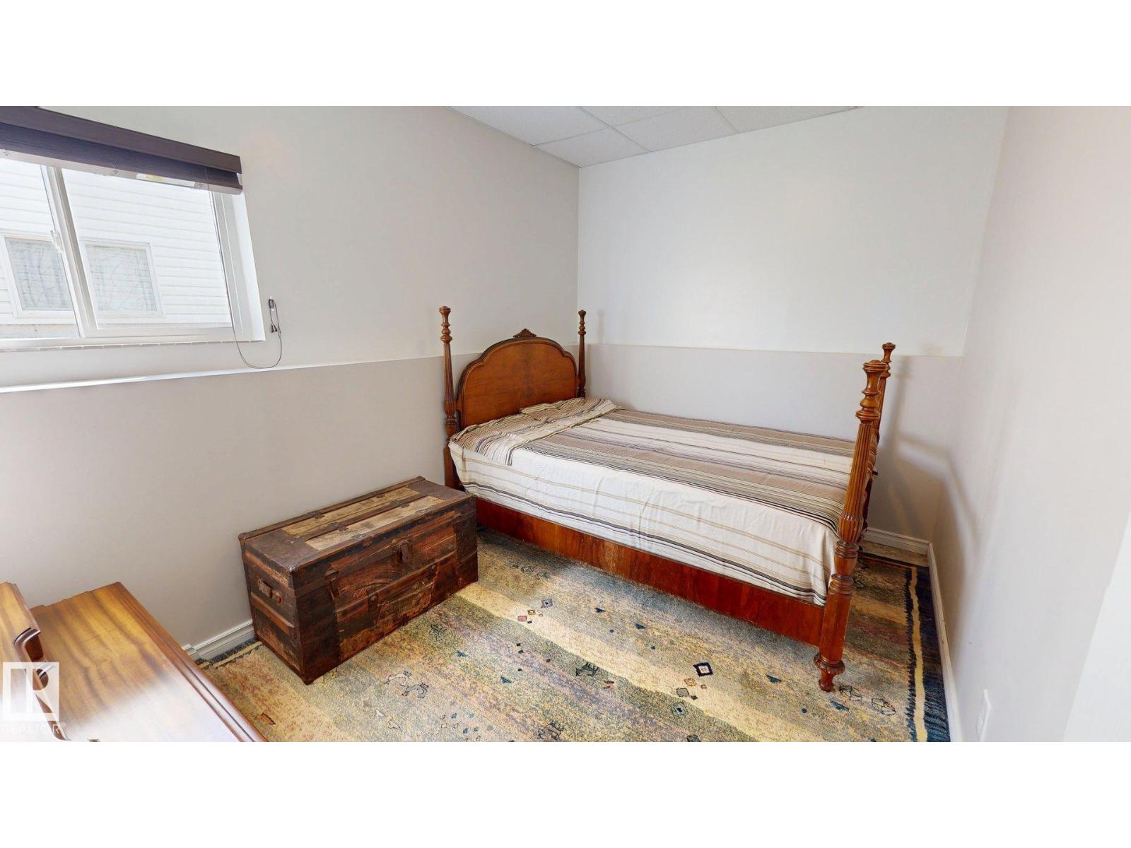 4825 55 St Property Photo 13