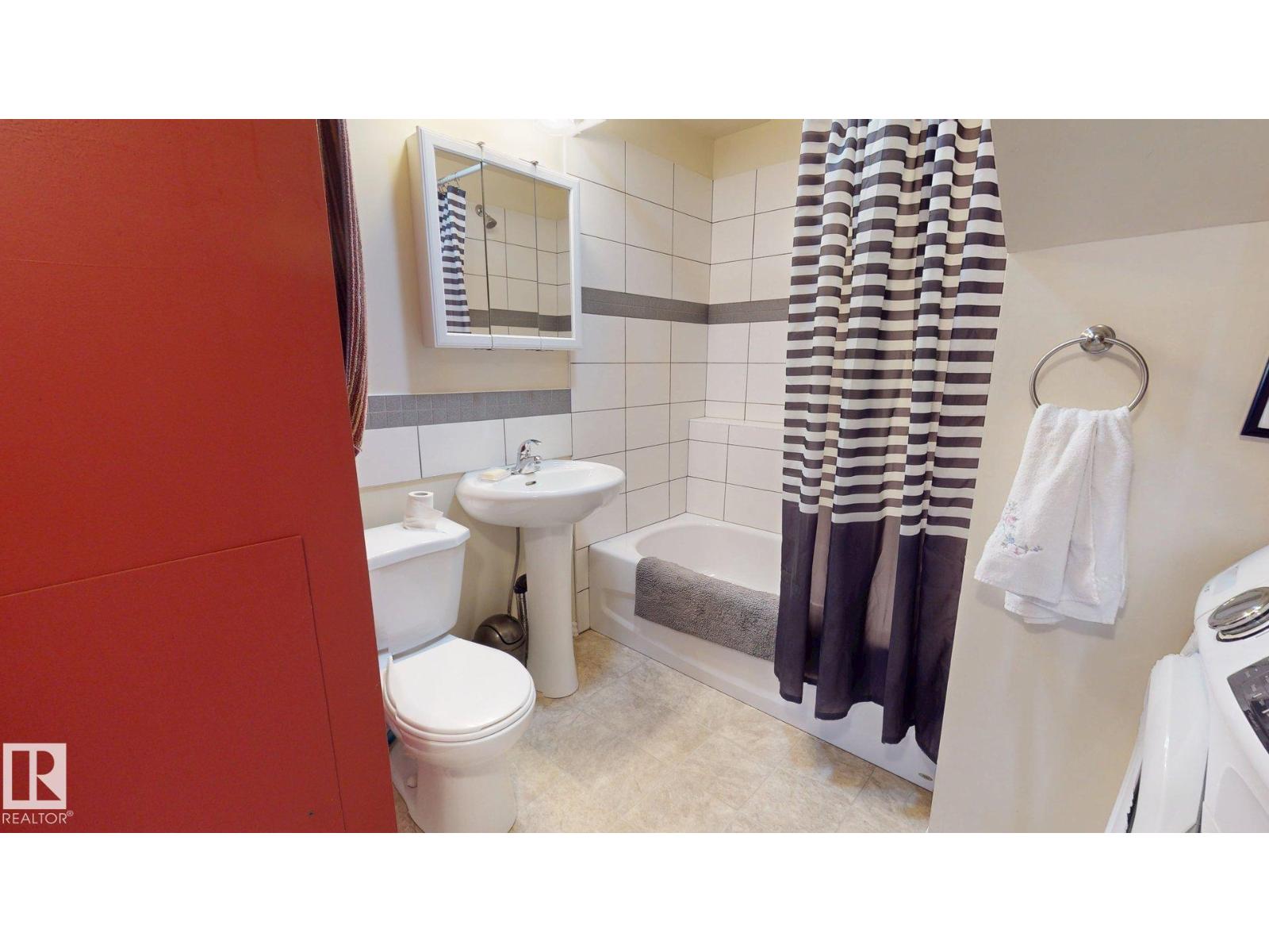 4825 55 St Property Photo 15