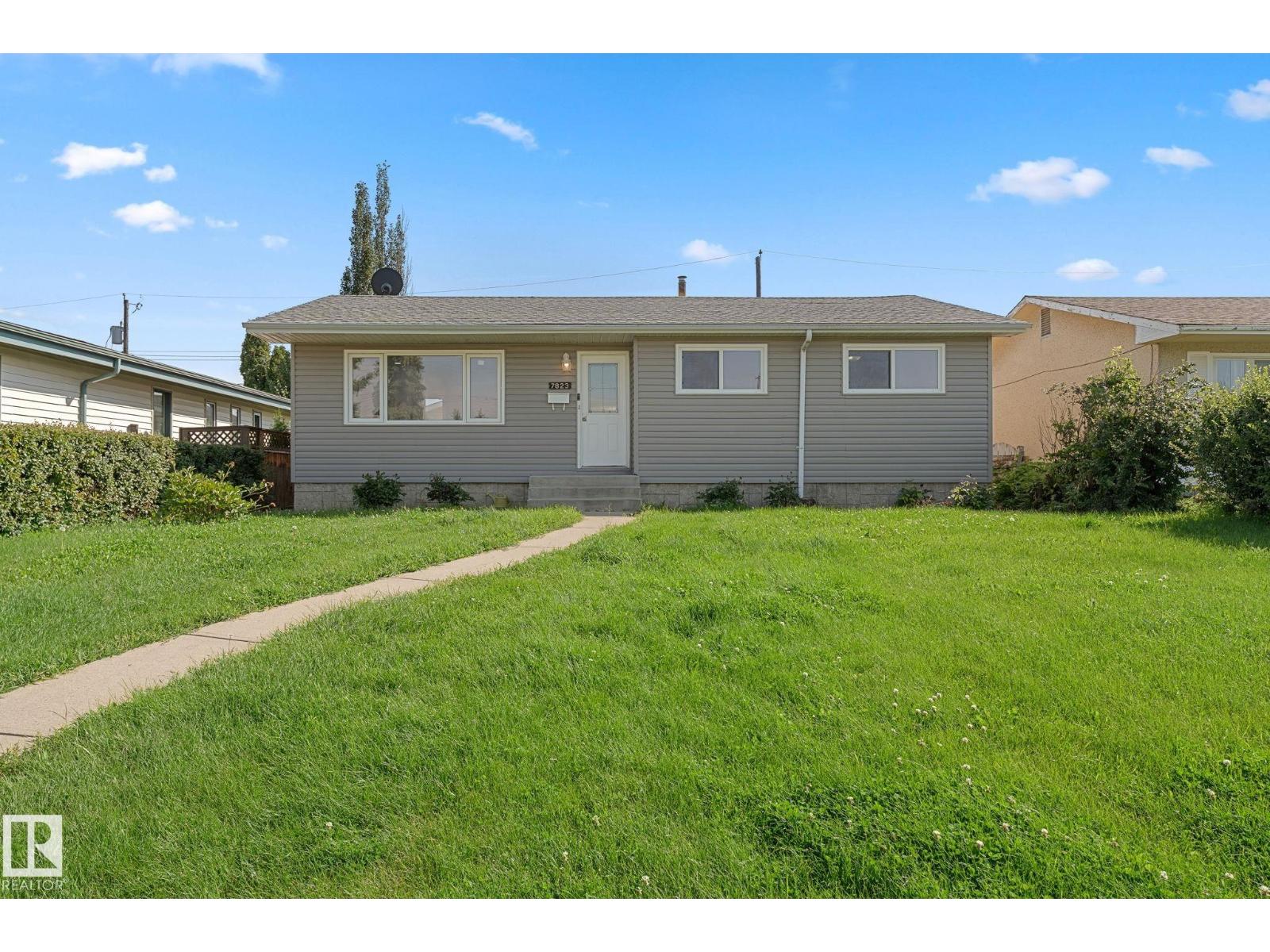 7823 136 AV NW Property Photo 1