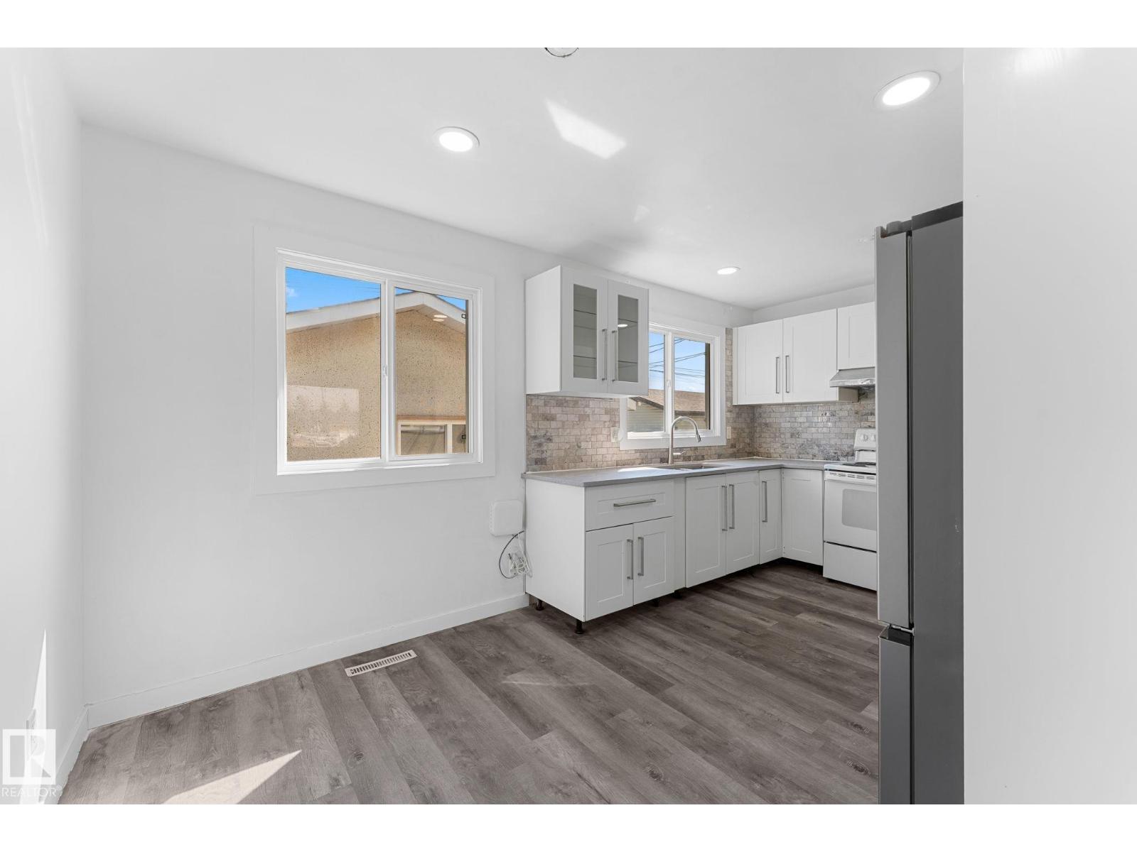 7823 136 Av Nw Property Photo 9
