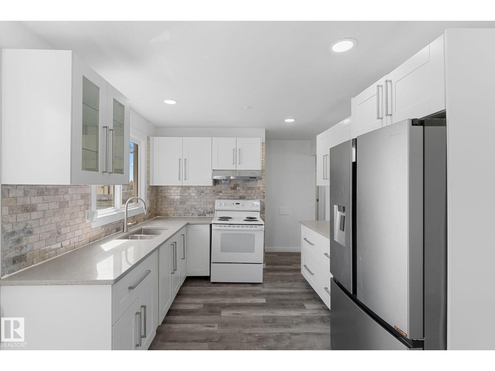 7823 136 Av Nw Property Photo 10