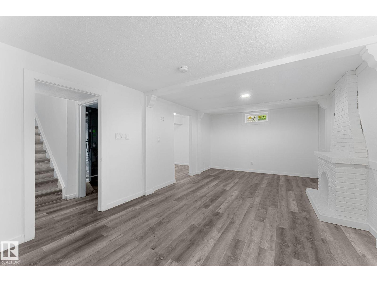 7823 136 Av Nw Property Photo 21