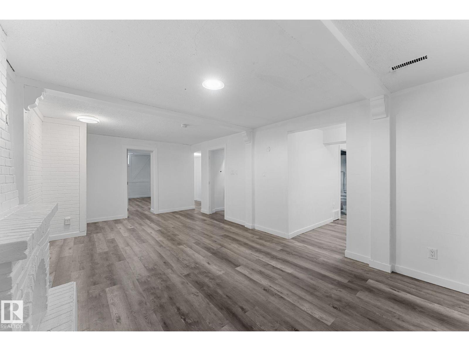 7823 136 Av Nw Property Photo 24