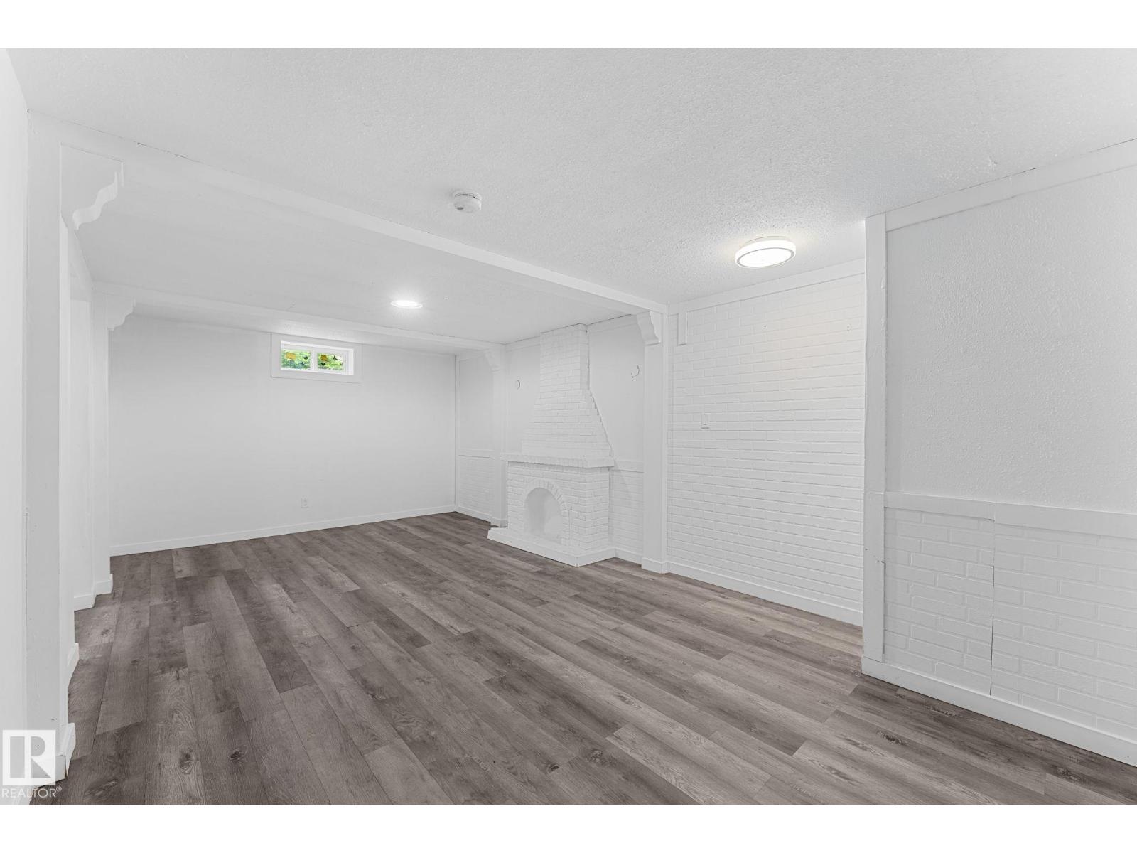 7823 136 Av Nw Property Photo 25