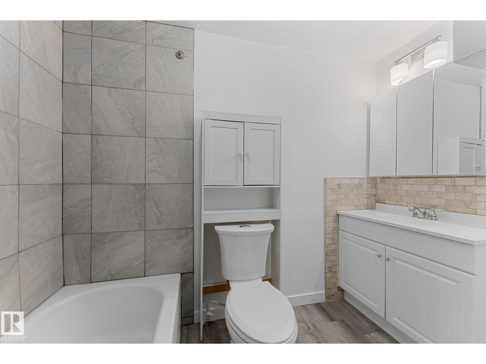 7823 136 Av Nw Property Photo 31