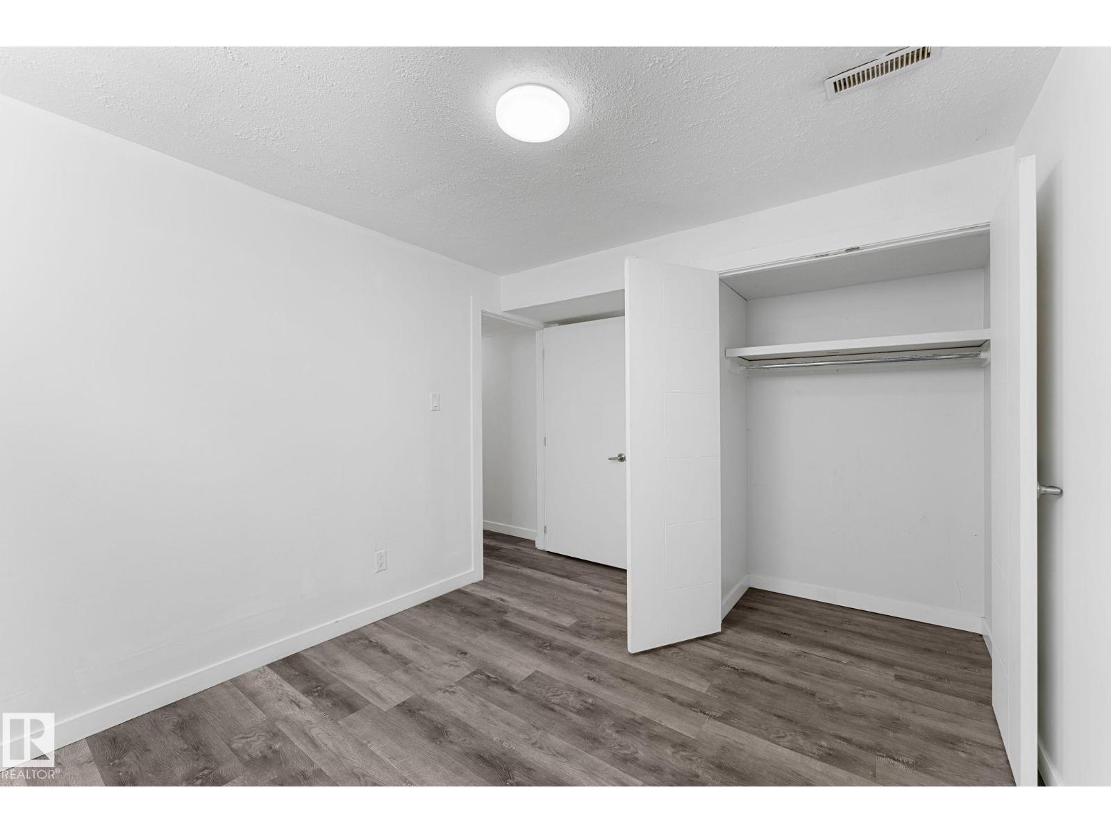 7823 136 Av Nw Property Photo 32