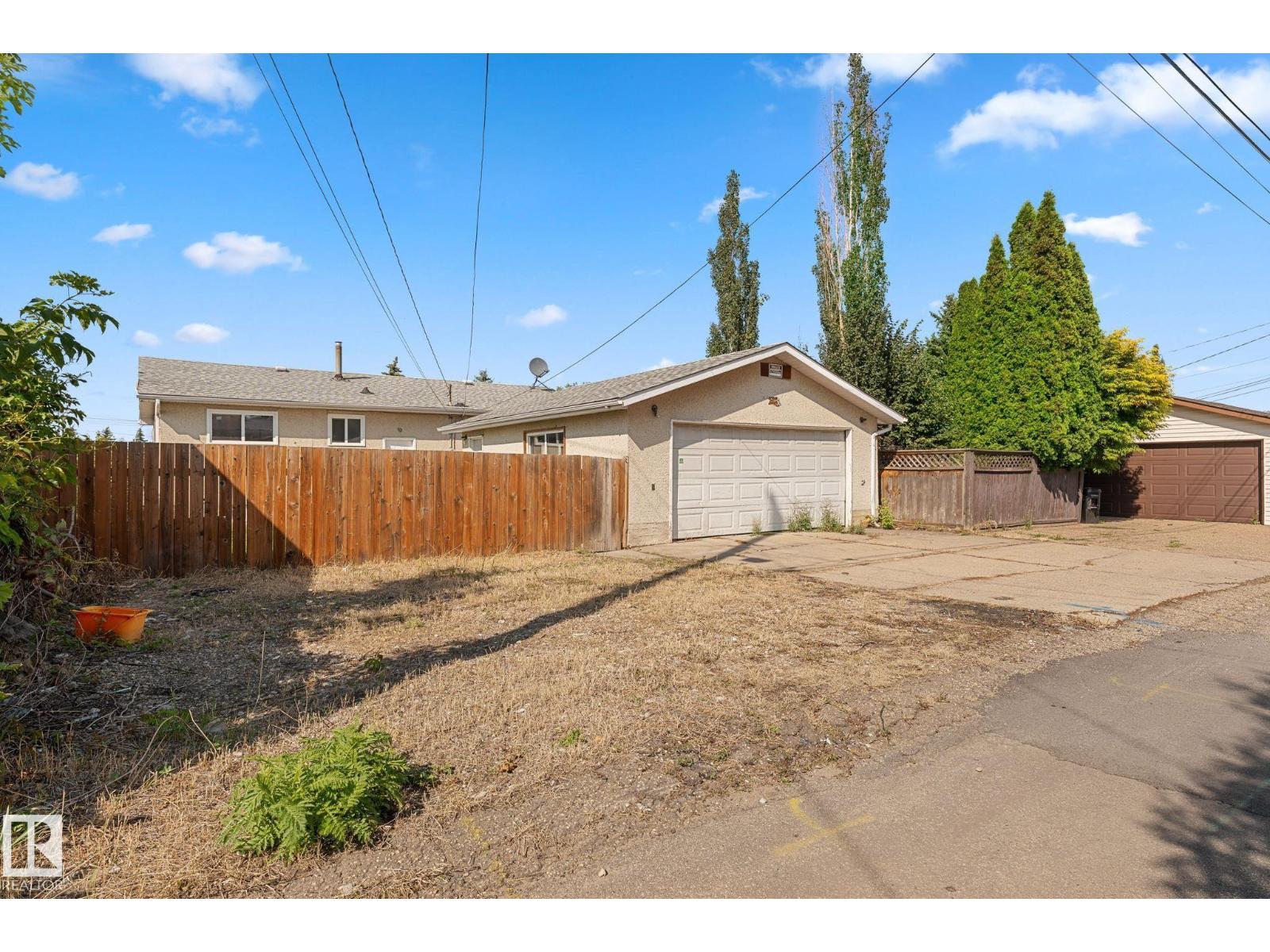 7823 136 Av Nw Property Photo 37