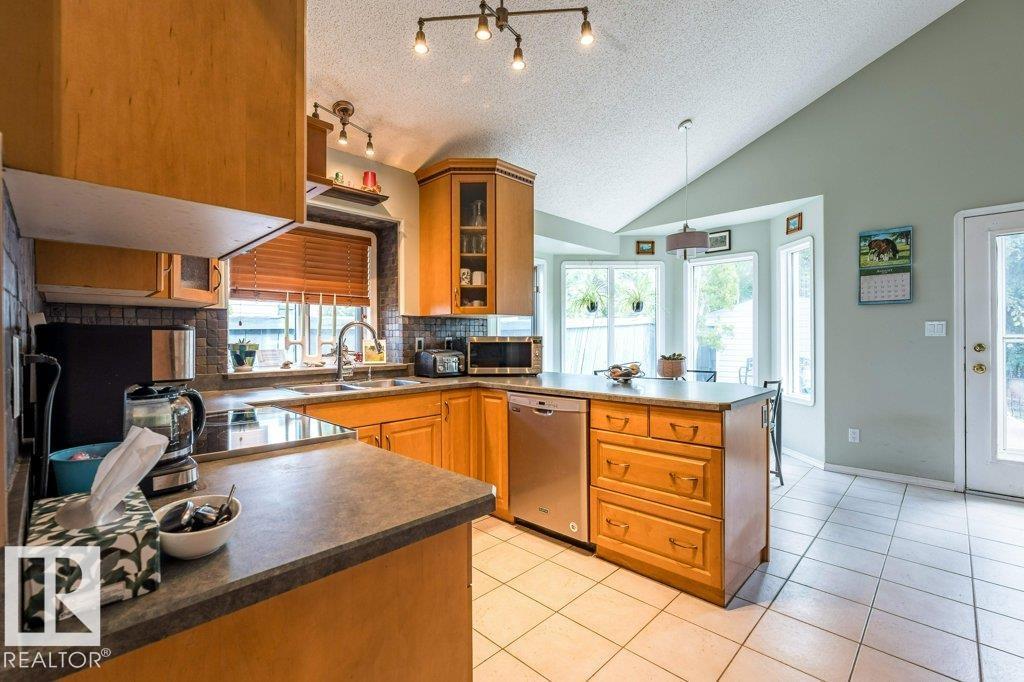 4705 43 St Property Photo 11