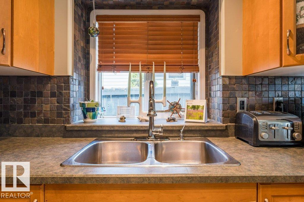 4705 43 St Property Photo 15