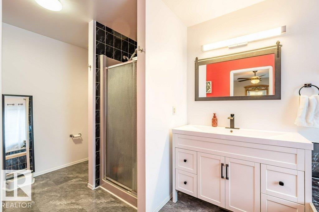 4705 43 St Property Photo 27