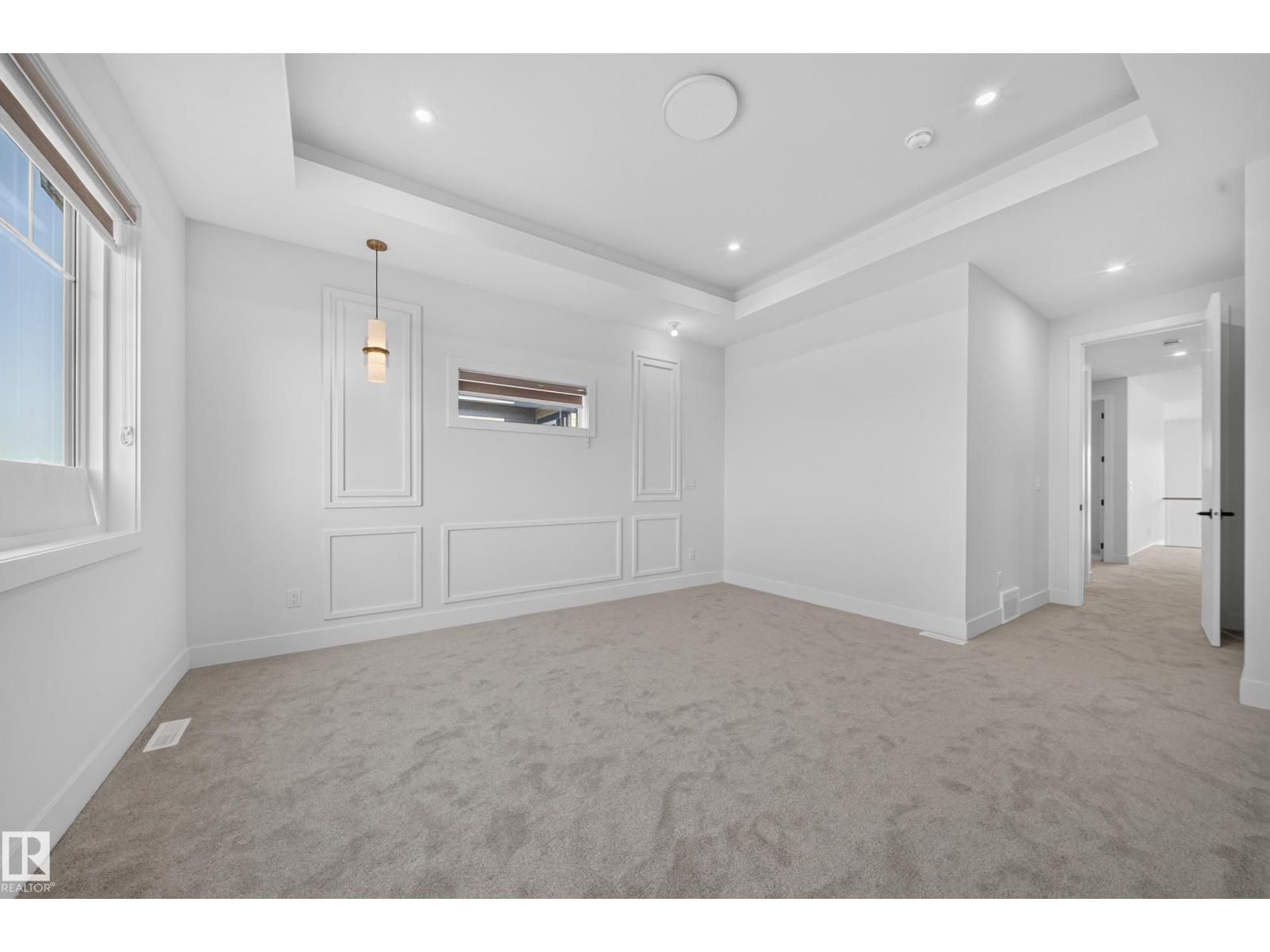 6394 17 St Ne Property Photo 10