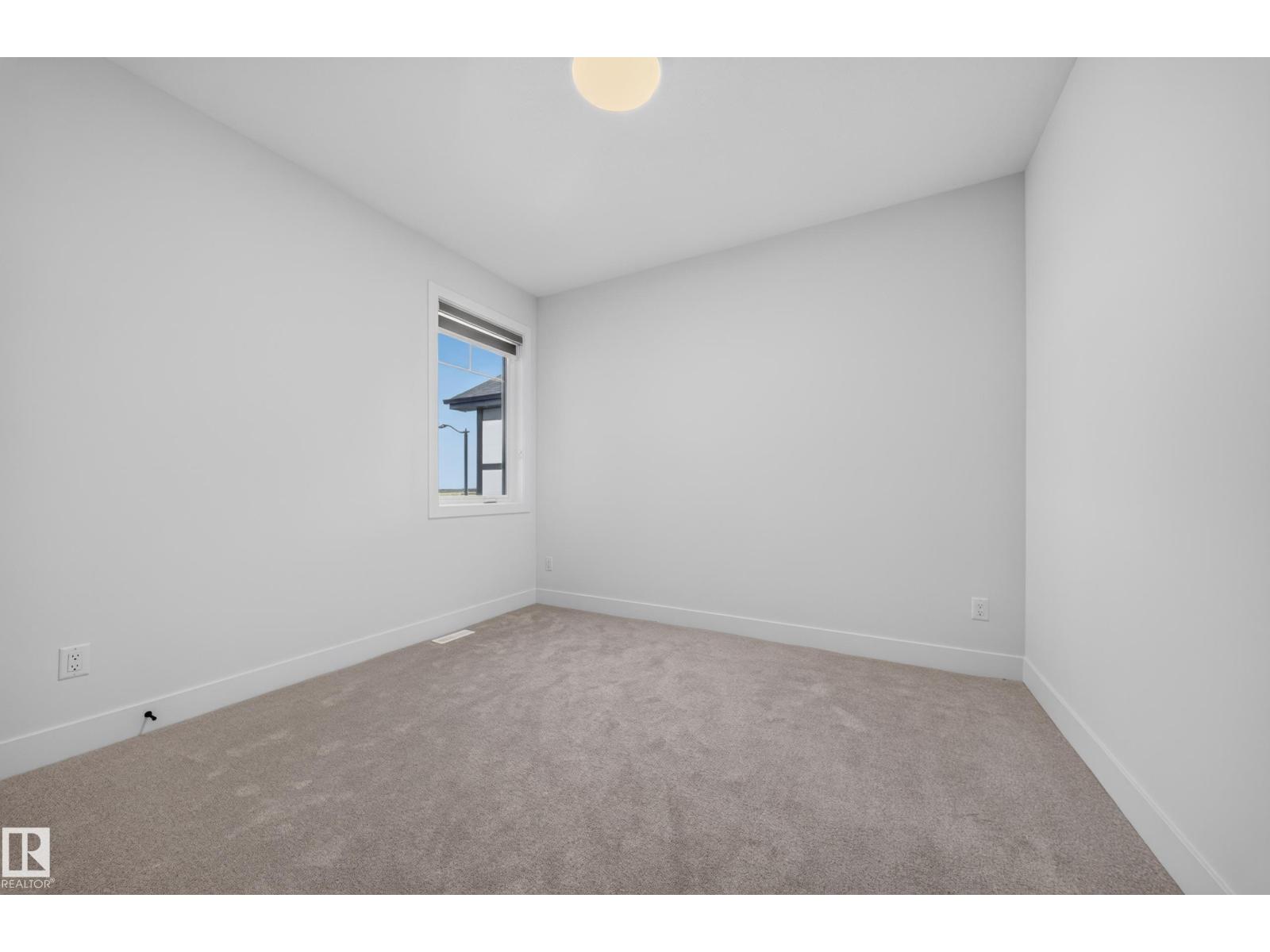 6394 17 St Ne Property Photo 12