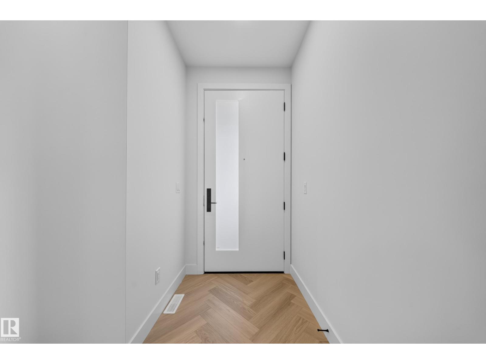 6394 17 St Ne Property Photo 21