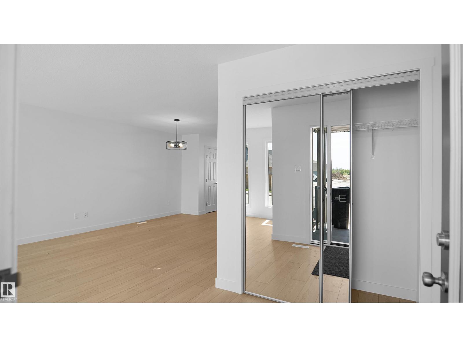 110 Juniper Wd Property Photo 2