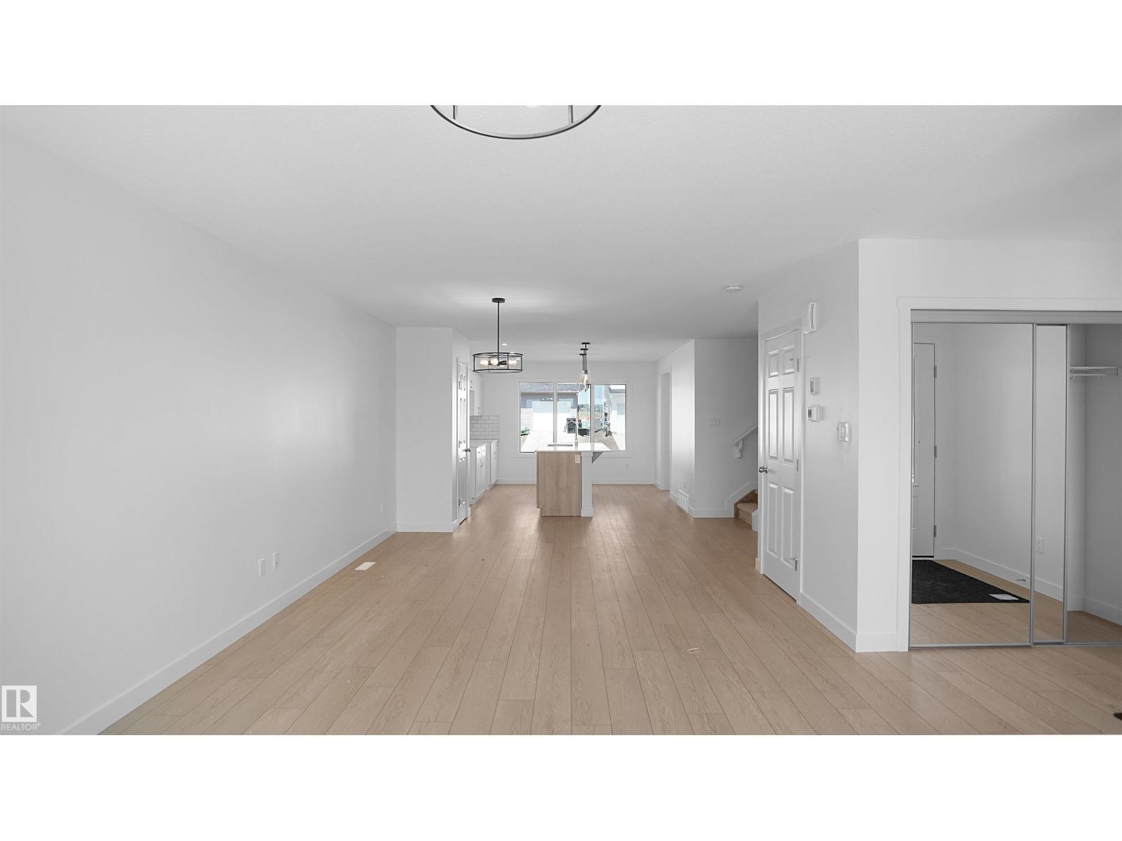 110 Juniper Wd Property Photo 3