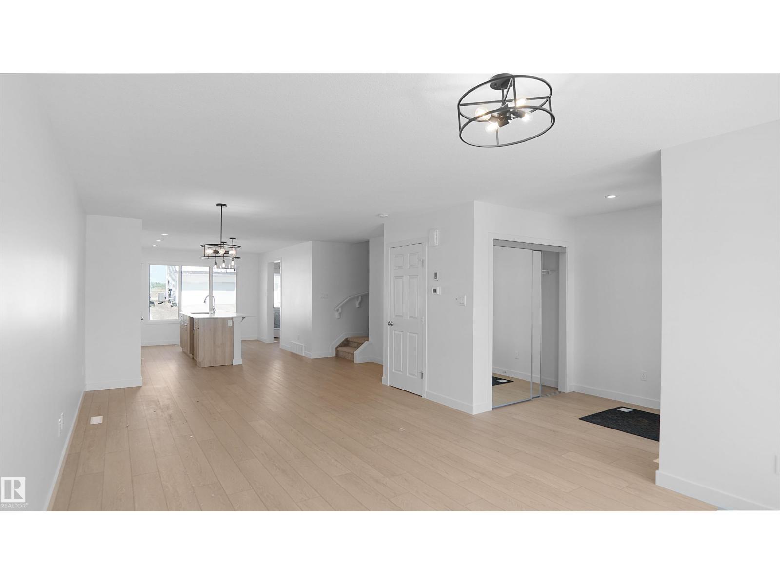 110 Juniper Wd Property Photo 4