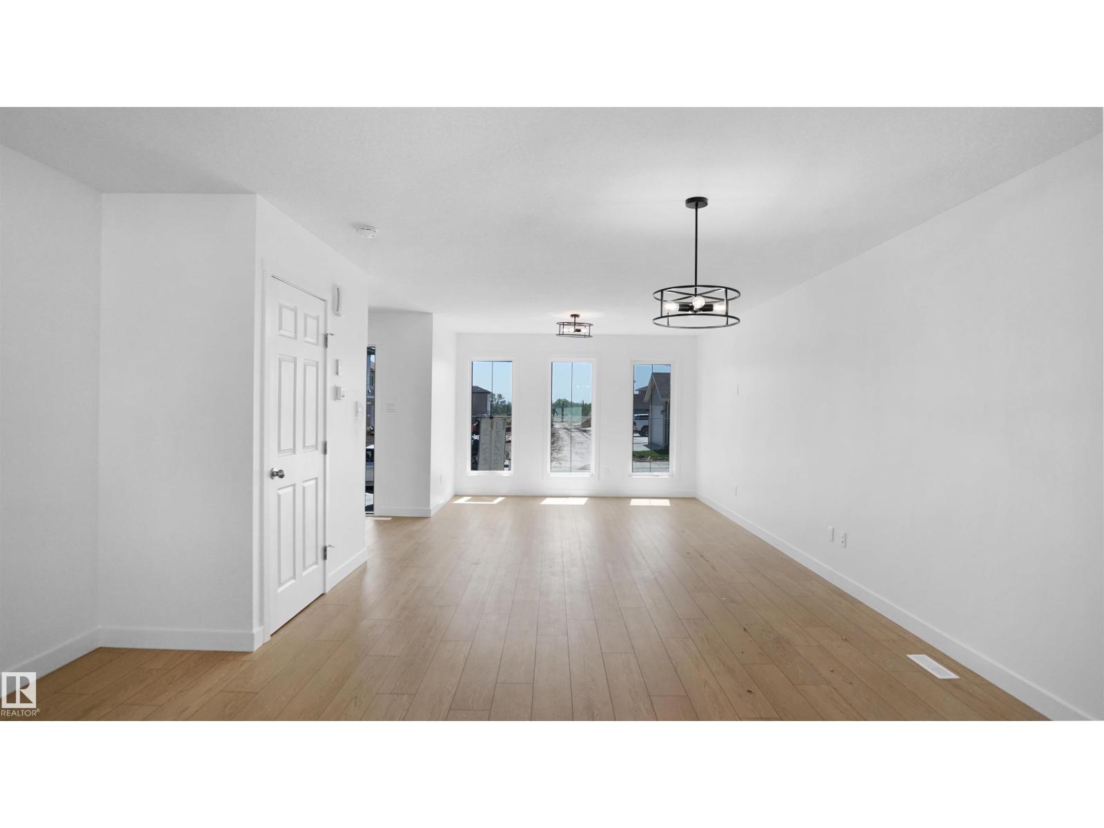 110 Juniper Wd Property Photo 5