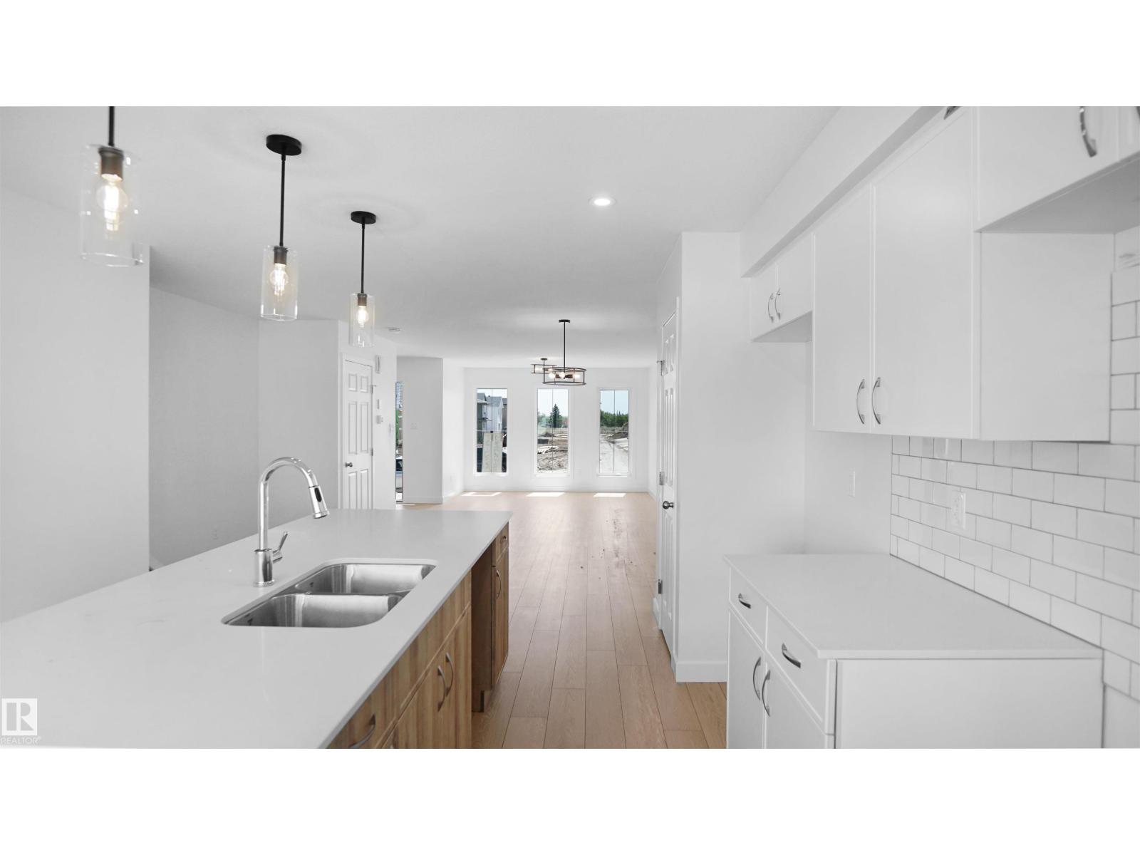 110 Juniper Wd Property Photo 10