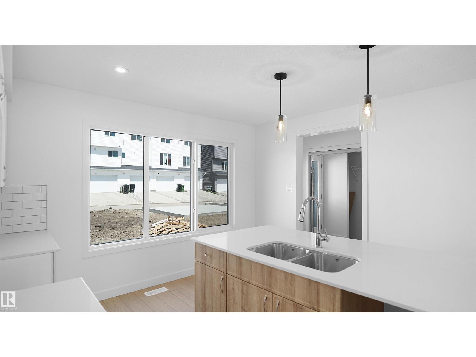 110 Juniper Wd Property Photo 16