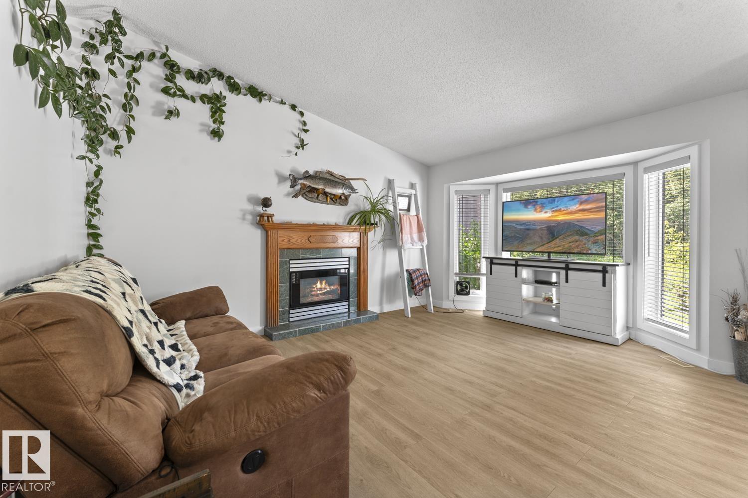 1004 12 St Property Photo 3