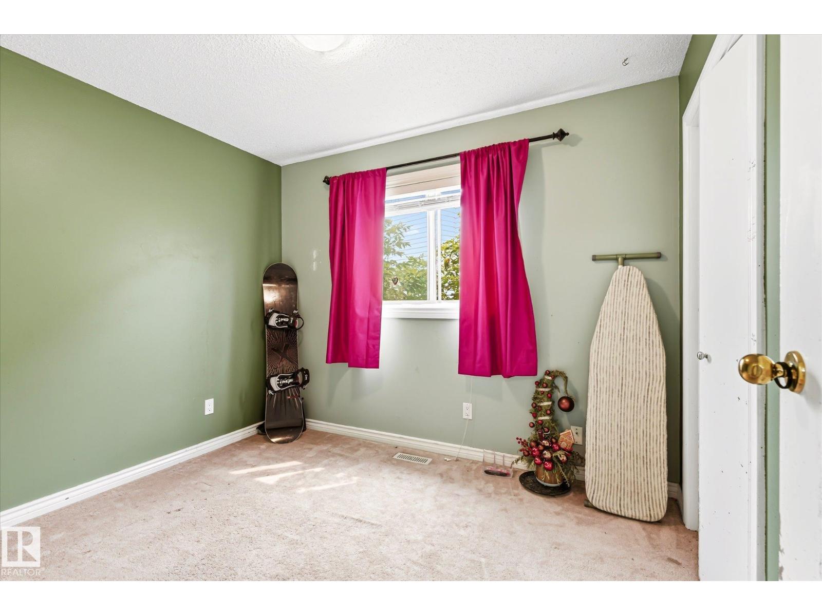 12435 46 St Nw Property Photo 13
