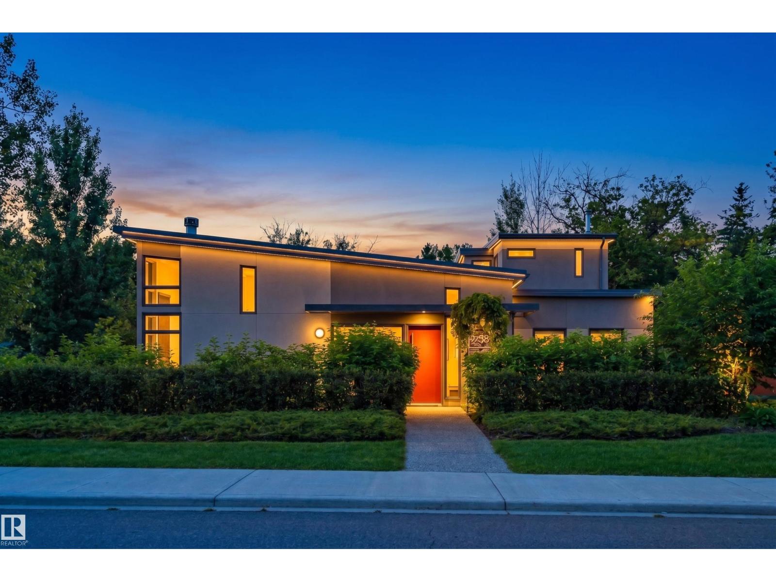 9758 86 AV NW Property Photo 1