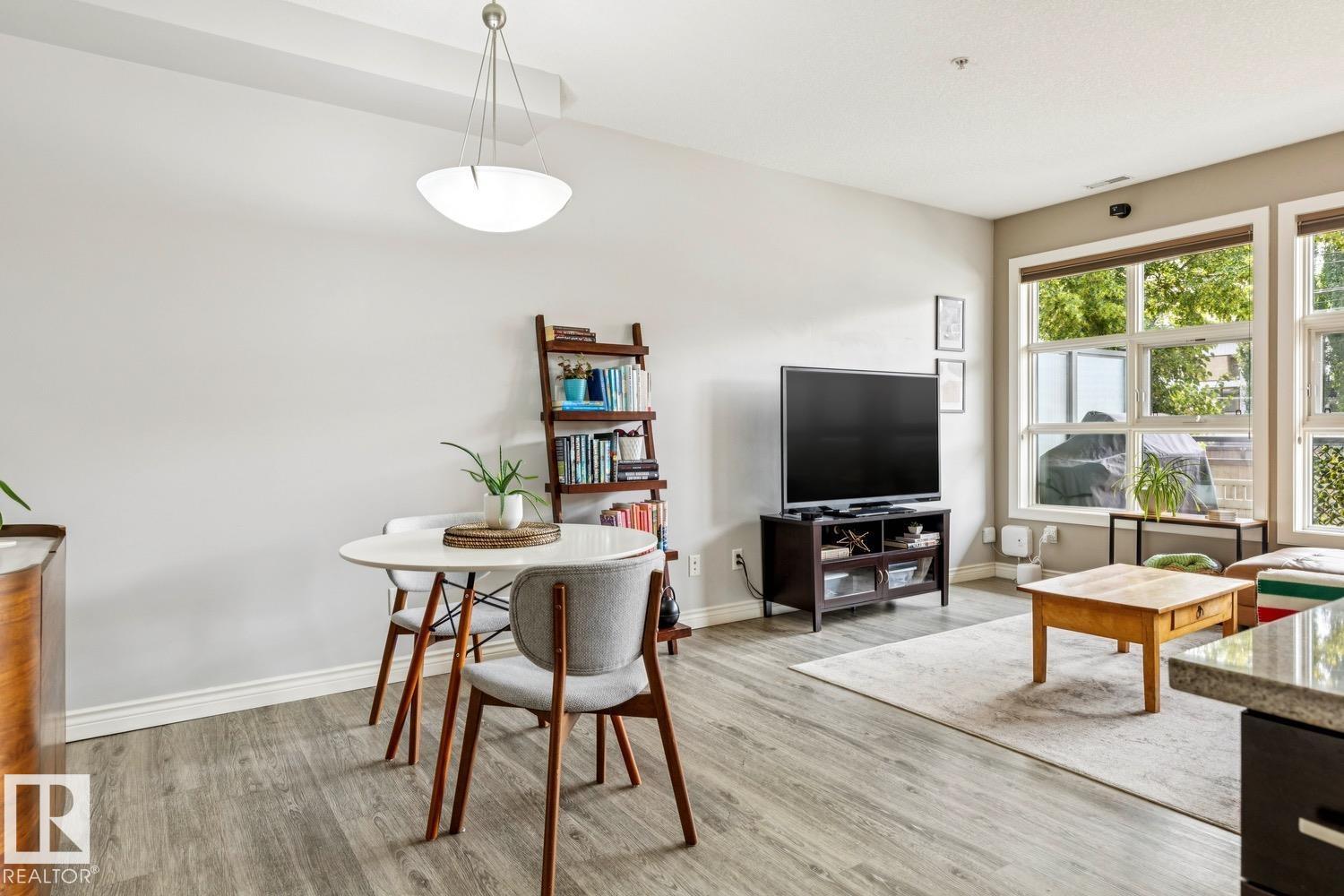 #104 9603 98 Av Nw Property Photo 13