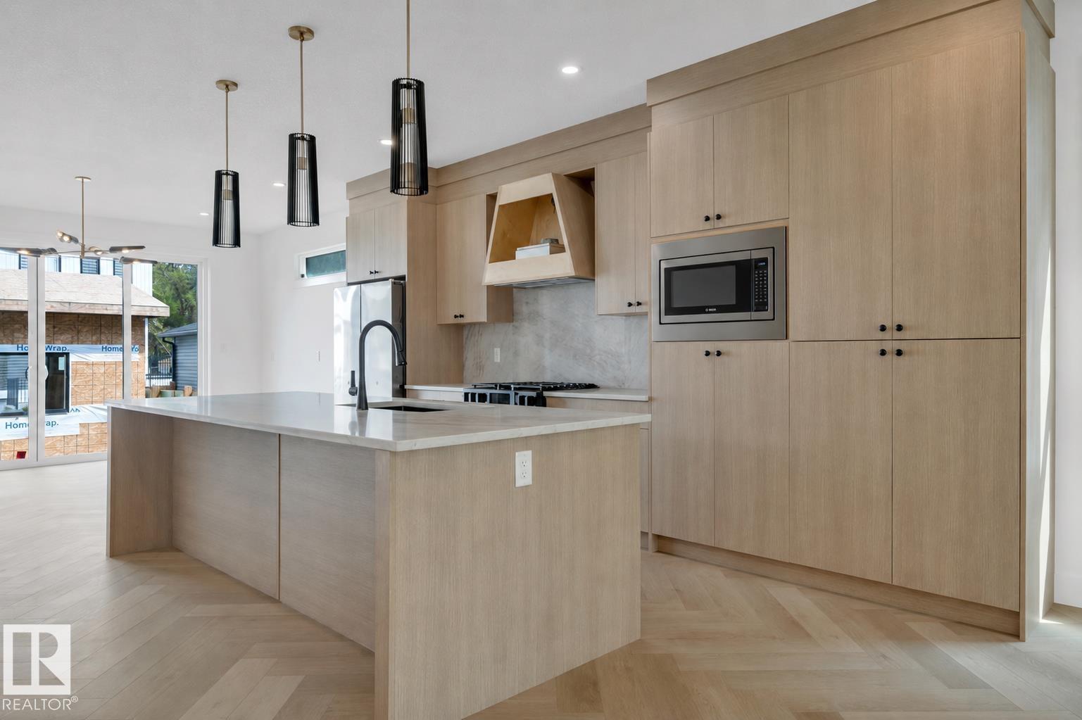 14706 103 Av Nw Property Photo 13