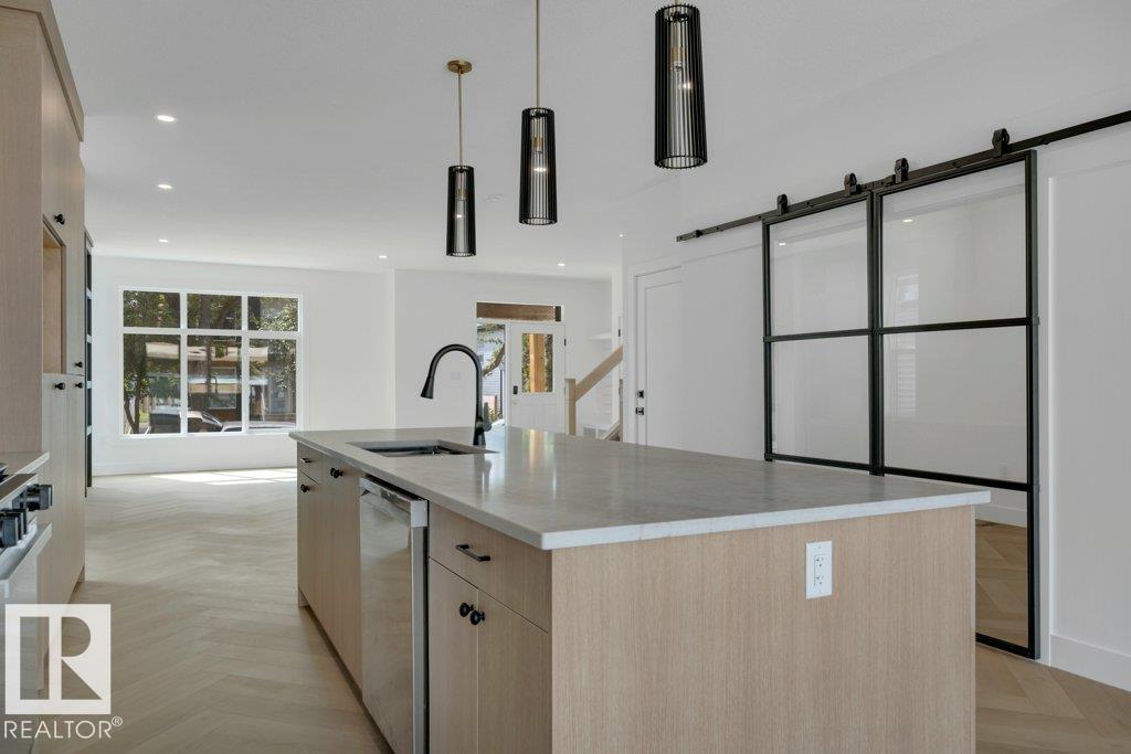 14706 103 Av Nw Property Photo 17