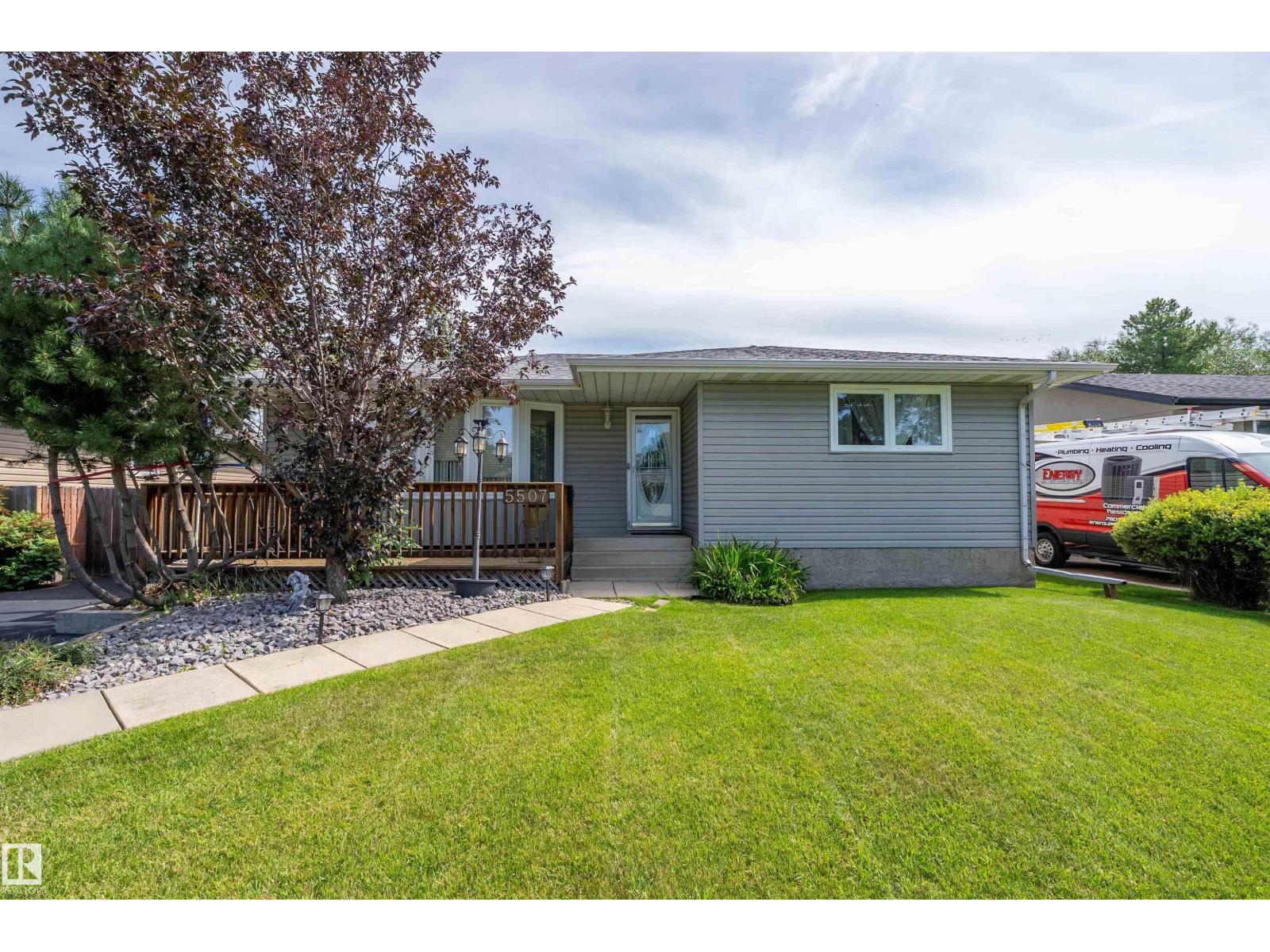 5507 51 ST Property Photo 1