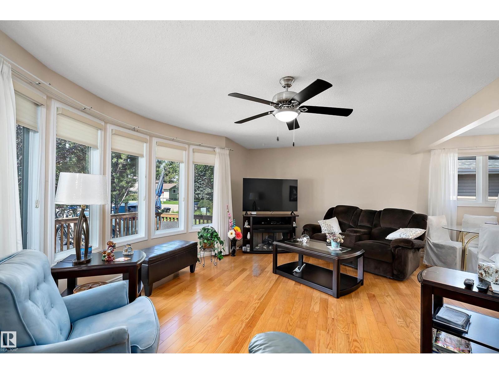 5507 51 St Property Photo 6