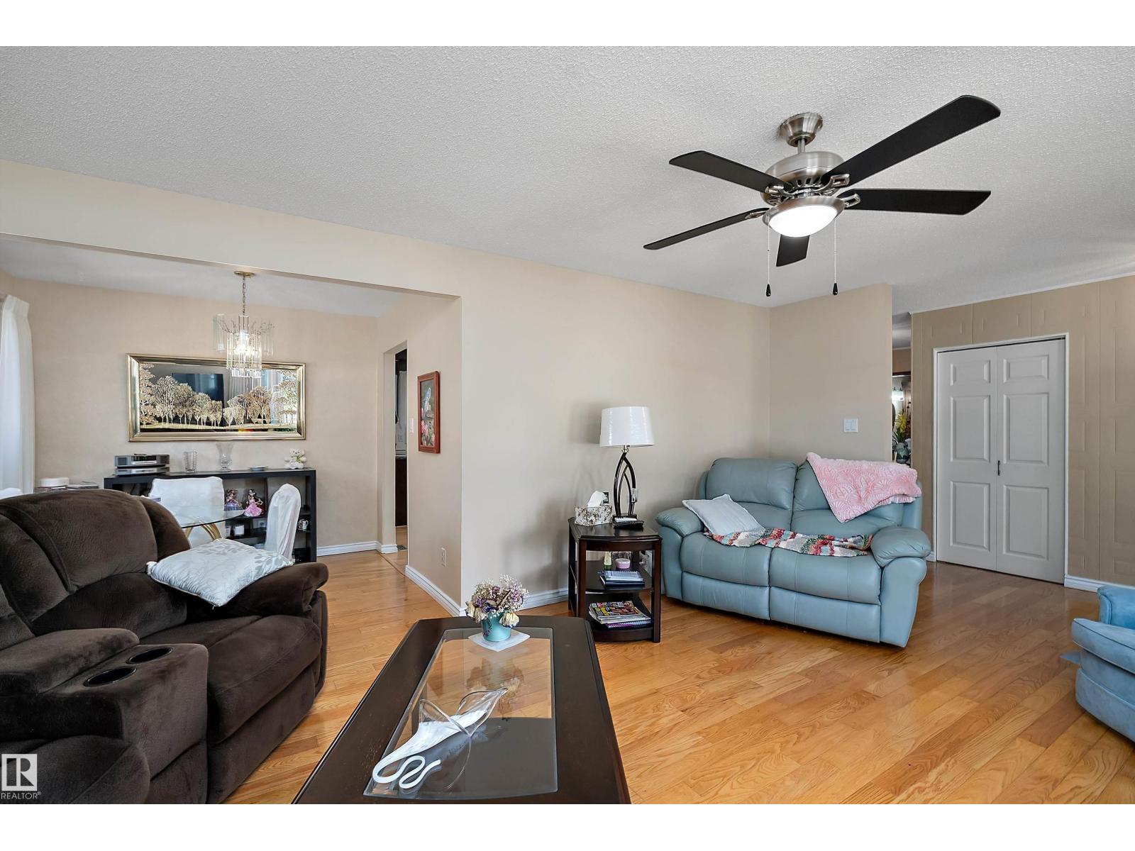 5507 51 St Property Photo 8