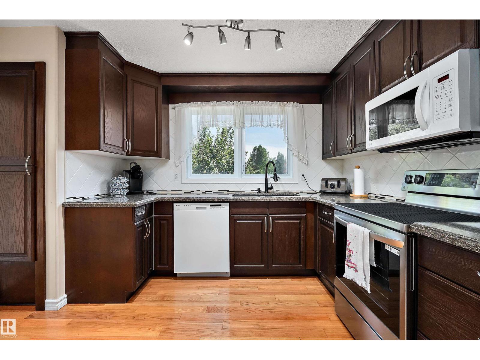 5507 51 St Property Photo 12