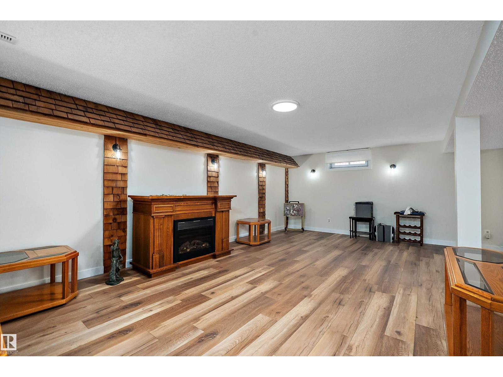 5507 51 St Property Photo 28