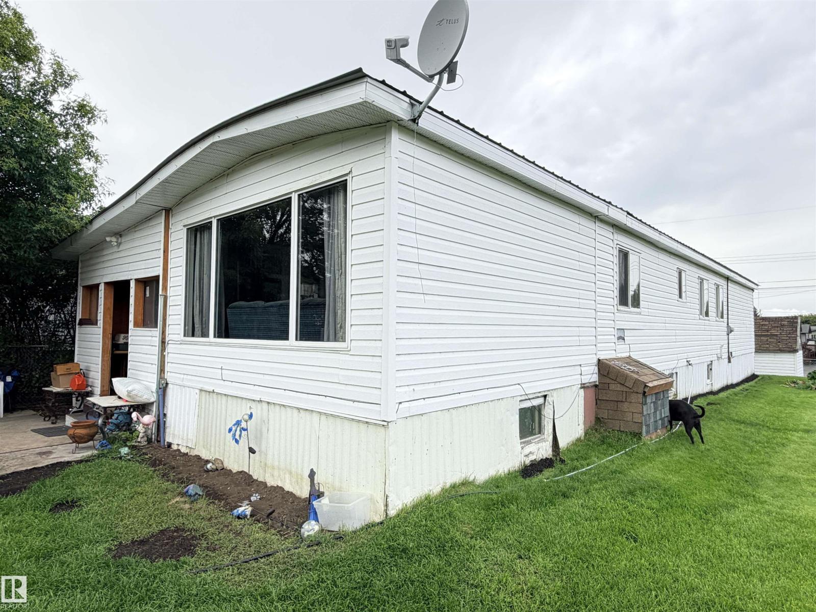 9940 110 St Property Photo 1