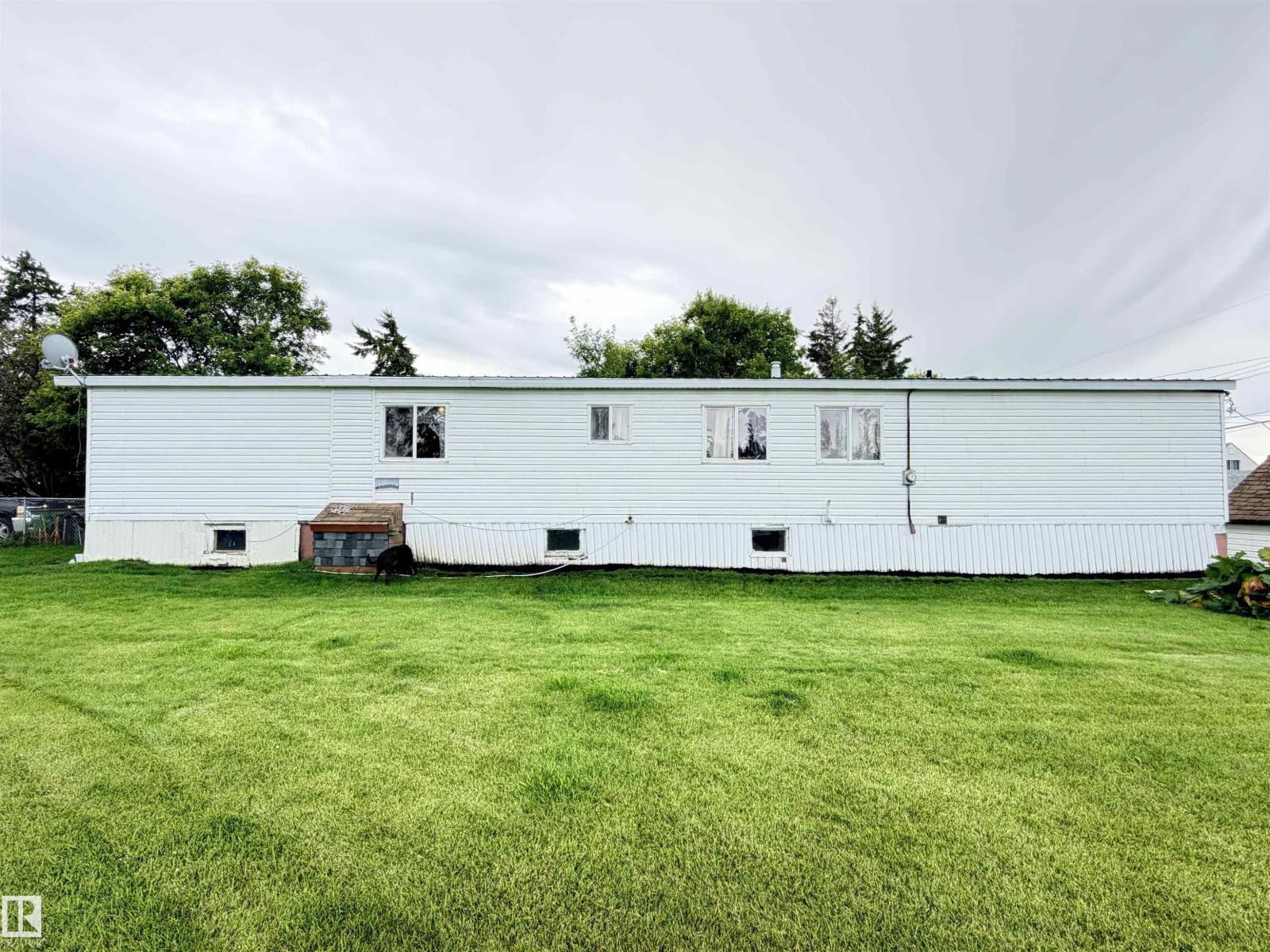 9940 110 St Property Photo 4